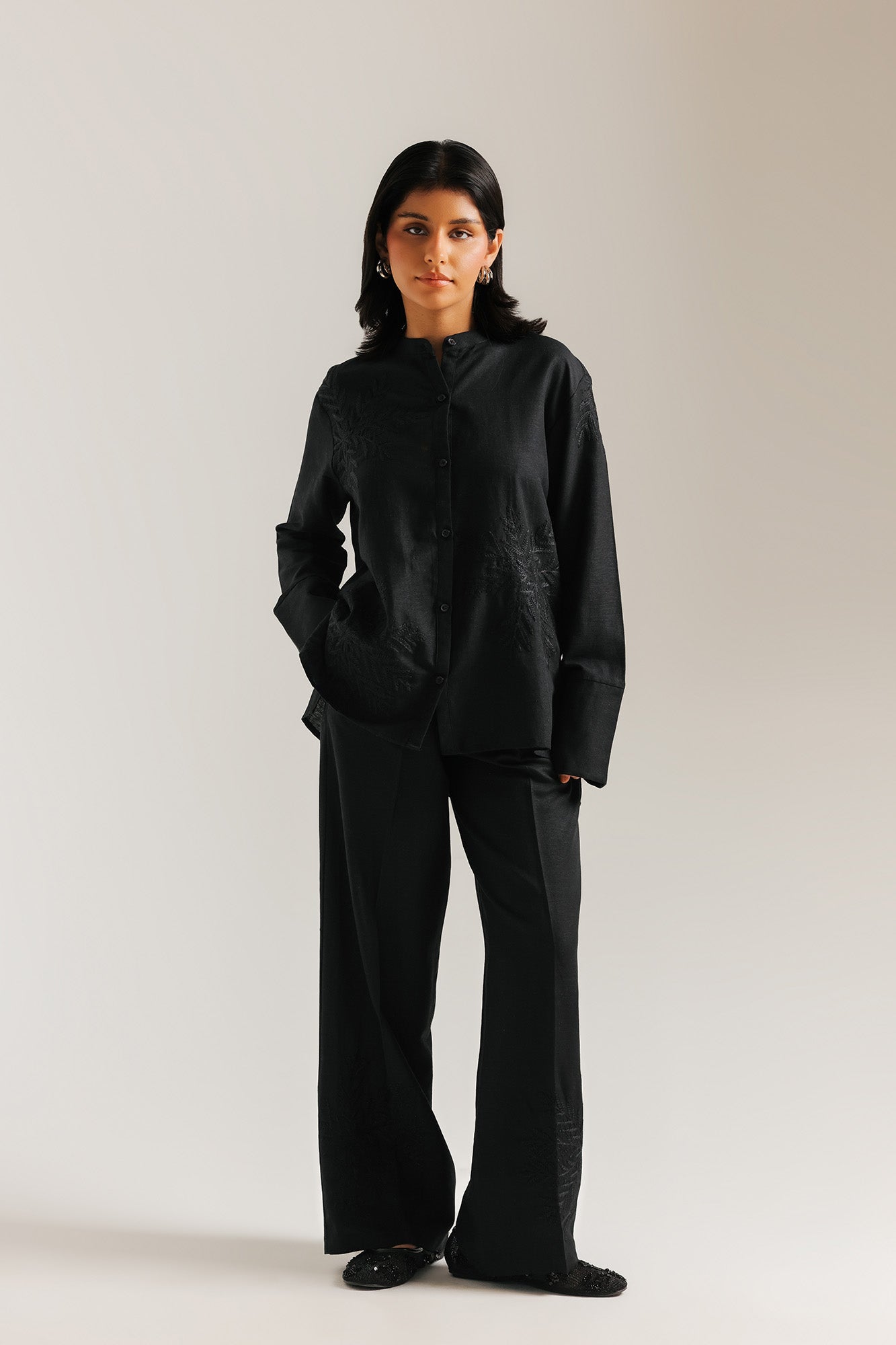 EMBROIDERED SUIT (E0759/106/901)
