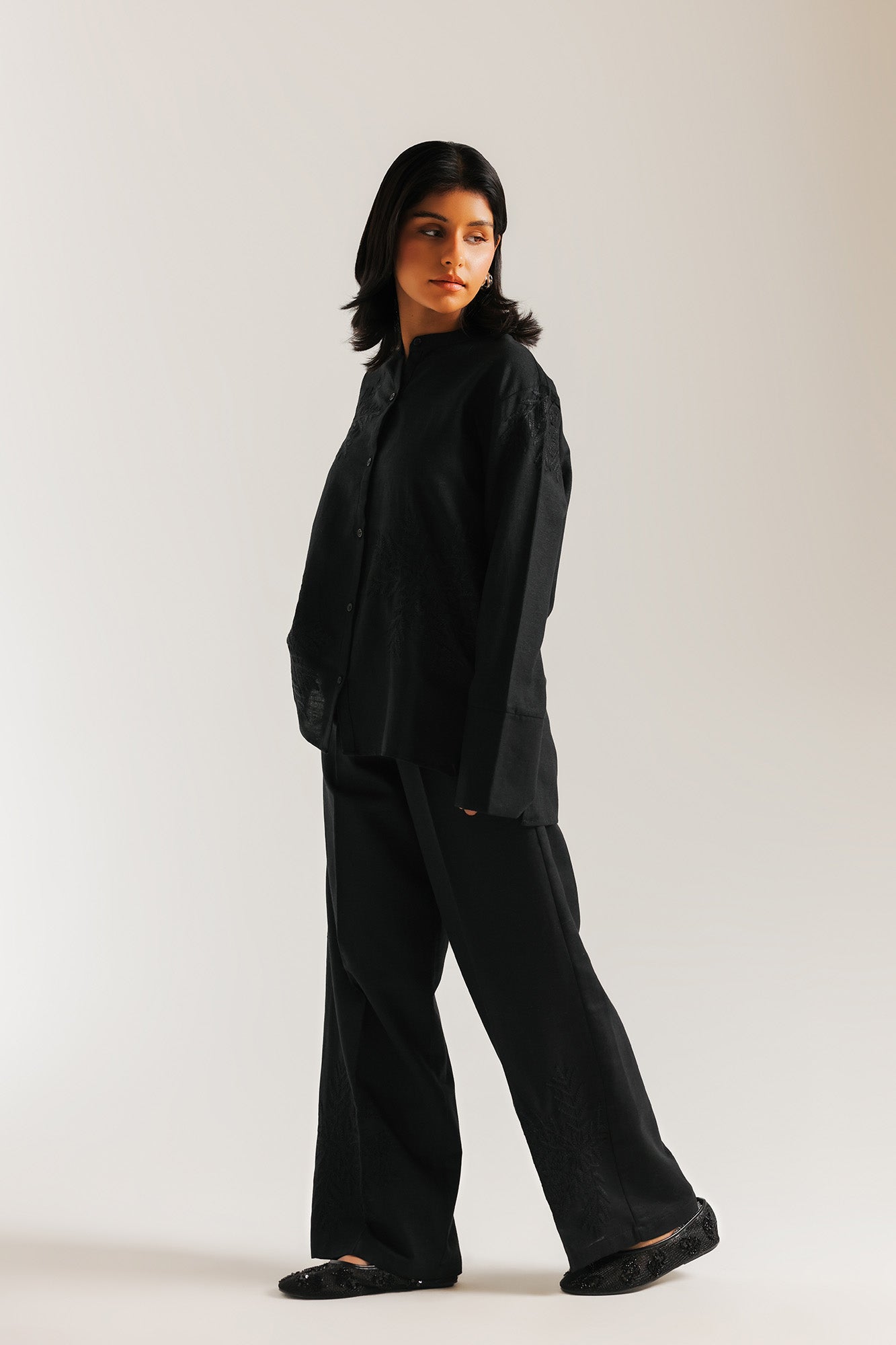 EMBROIDERED SUIT (E0759/106/901)