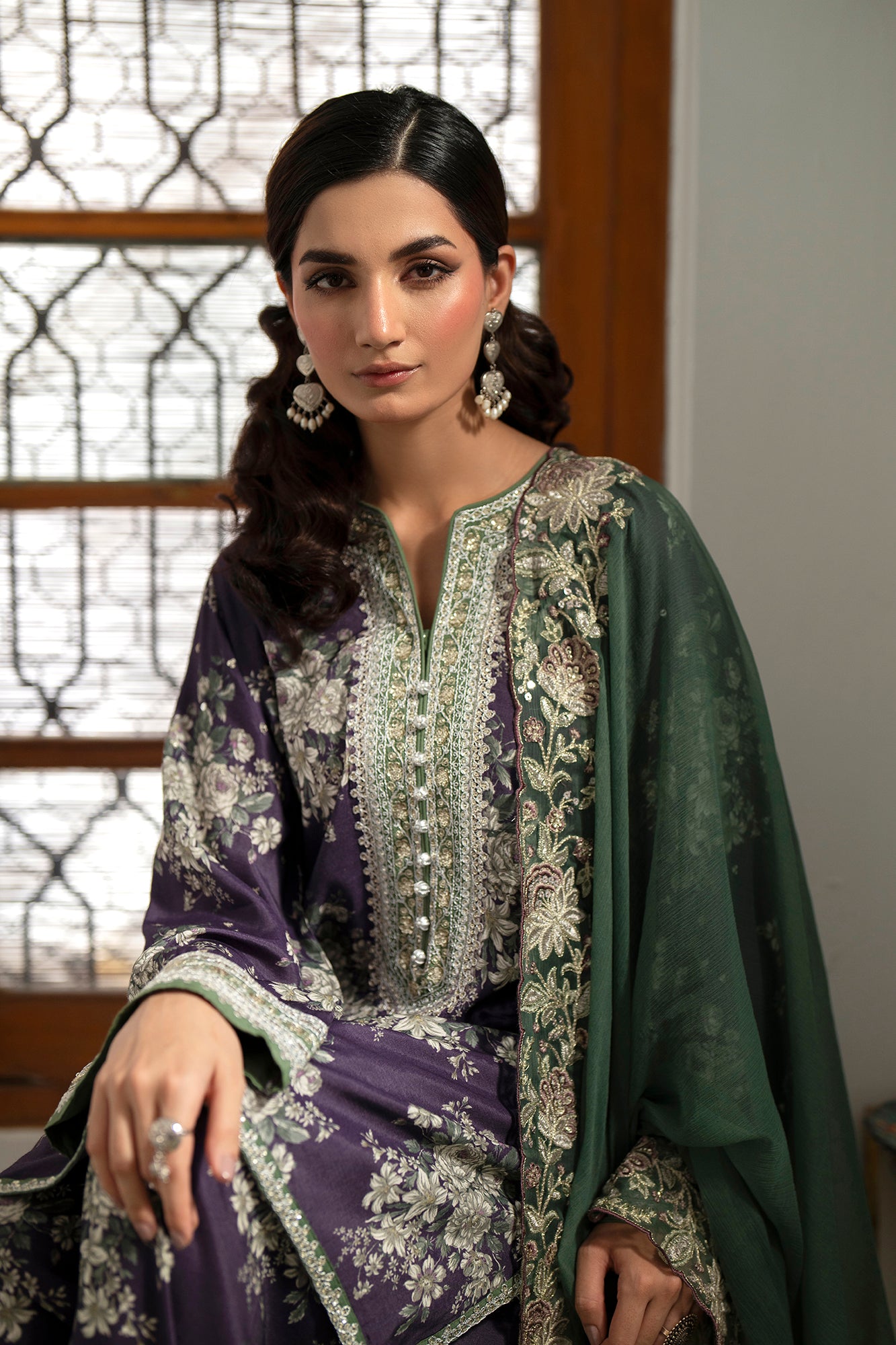 EMBROIDERED SUIT (E0769/104/502)
