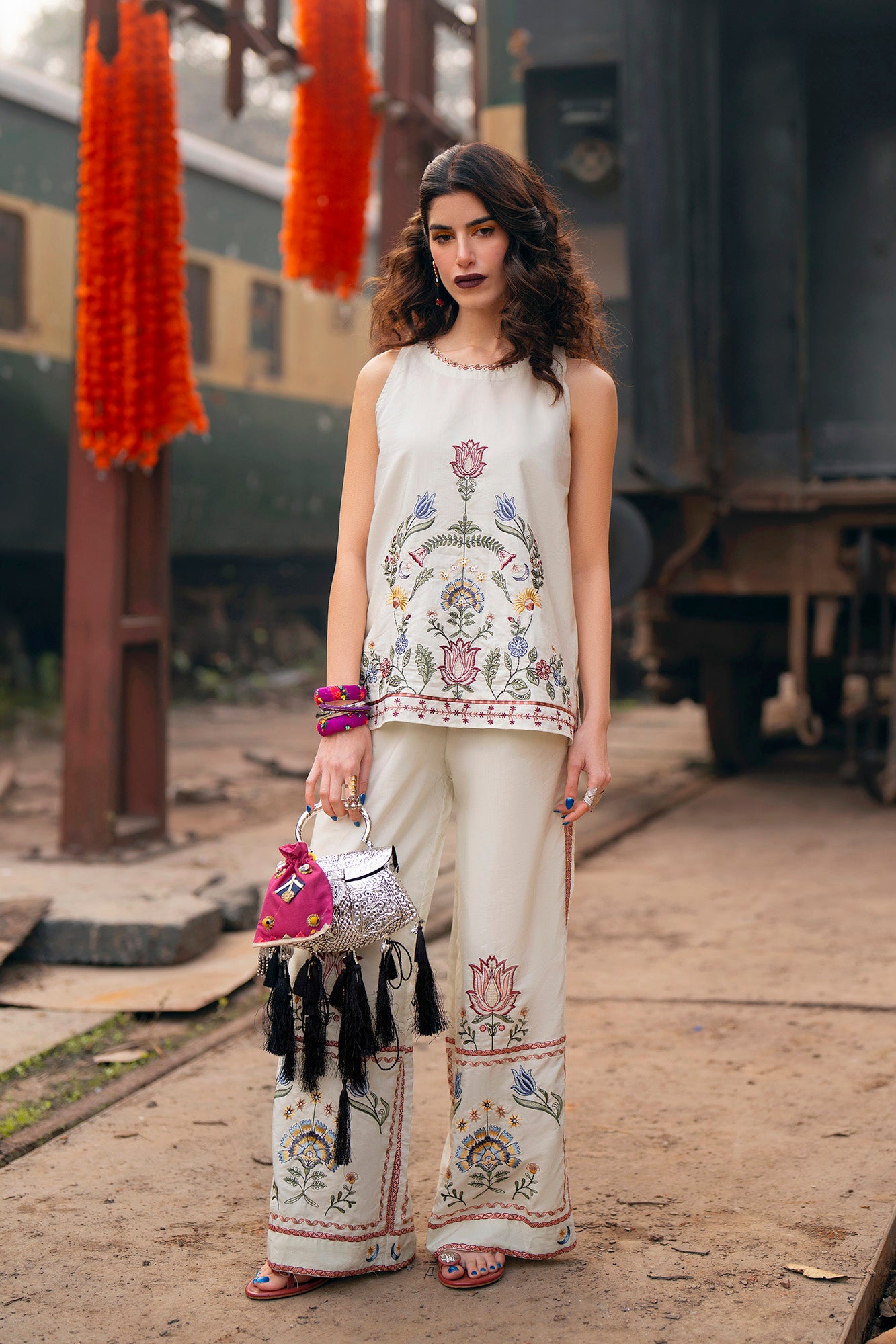 SUIT (E0770/119/004)