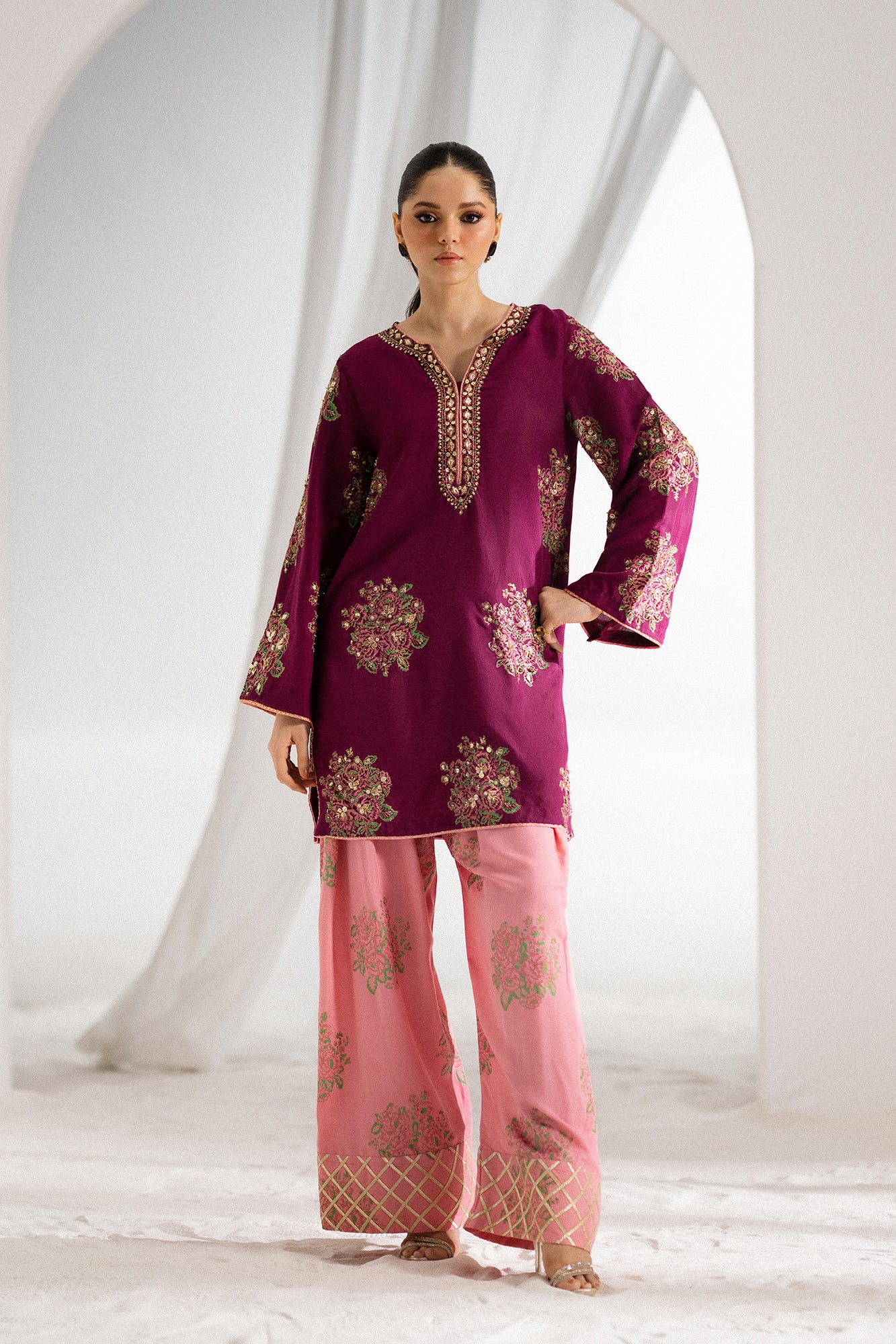 EMBROIDERED SUIT (E0782/104/516)
