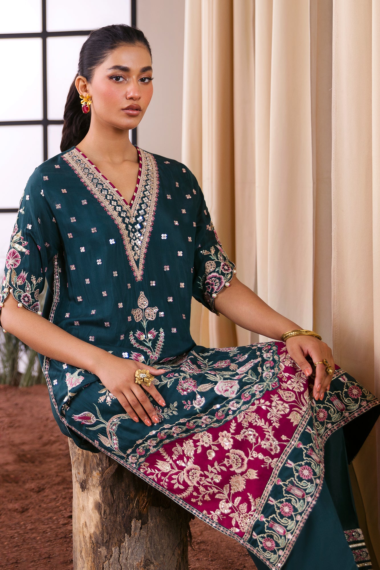 EMBROIDERED SUIT (E0786/104/705)