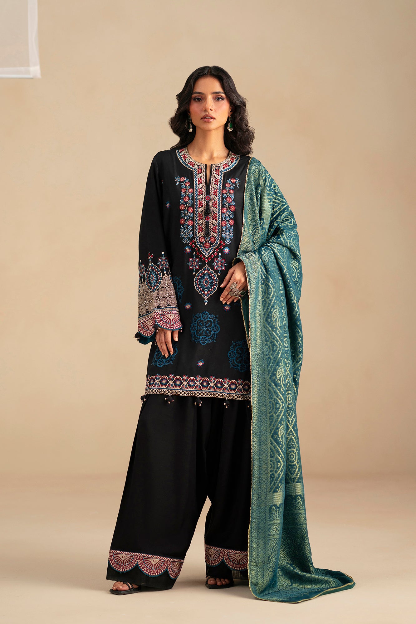 EMBROIDERED SUIT (E0792/203/902)