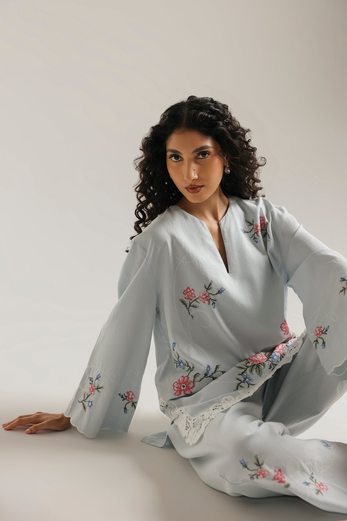 EMBROIDERED SUIT (E0795-106-722)