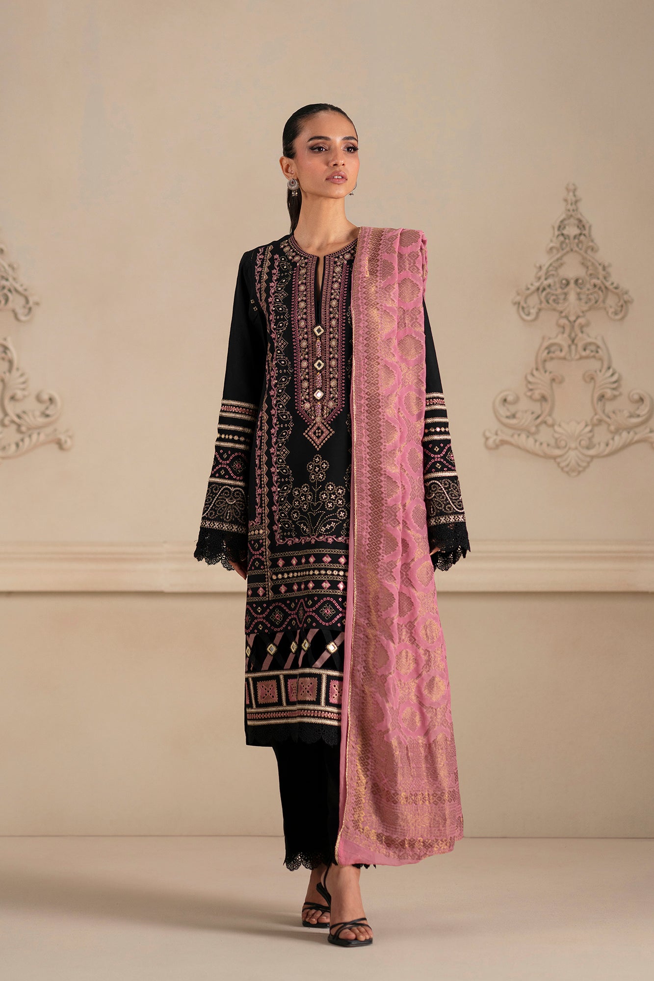 EMBROIDERED SUIT (E0795/203/902)
