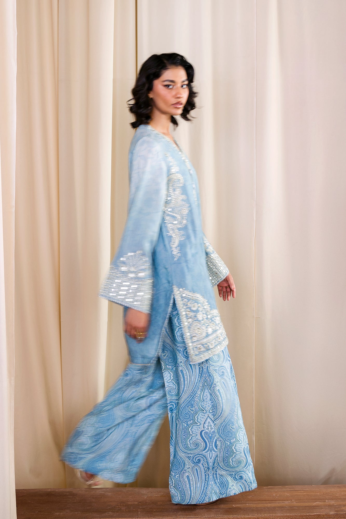 EMBROIDERED SUIT (E0796/104/615)