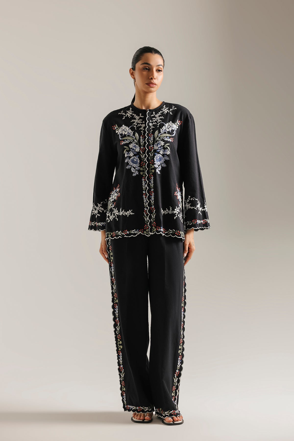 EMBROIDERED SUIT (E0796-106-902)