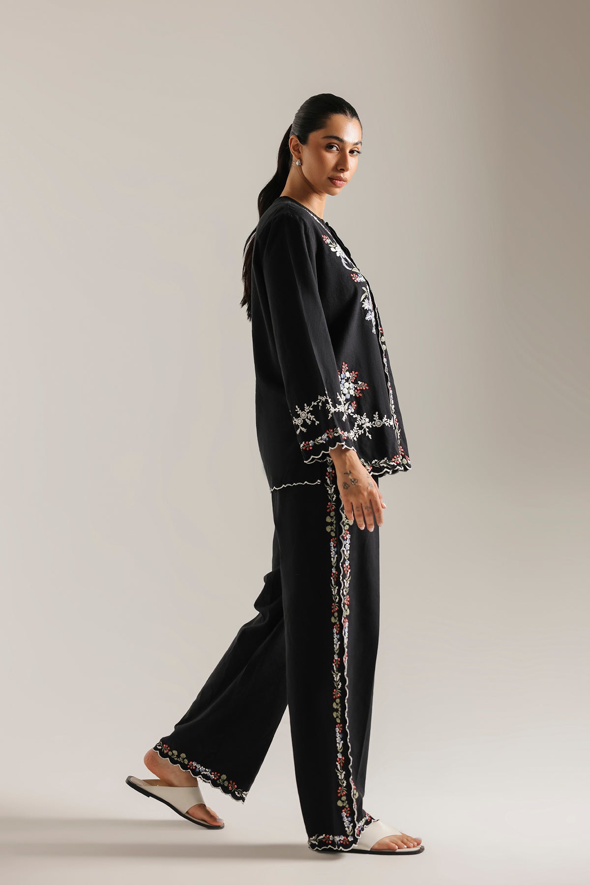 EMBROIDERED SUIT (E0796-106-902)