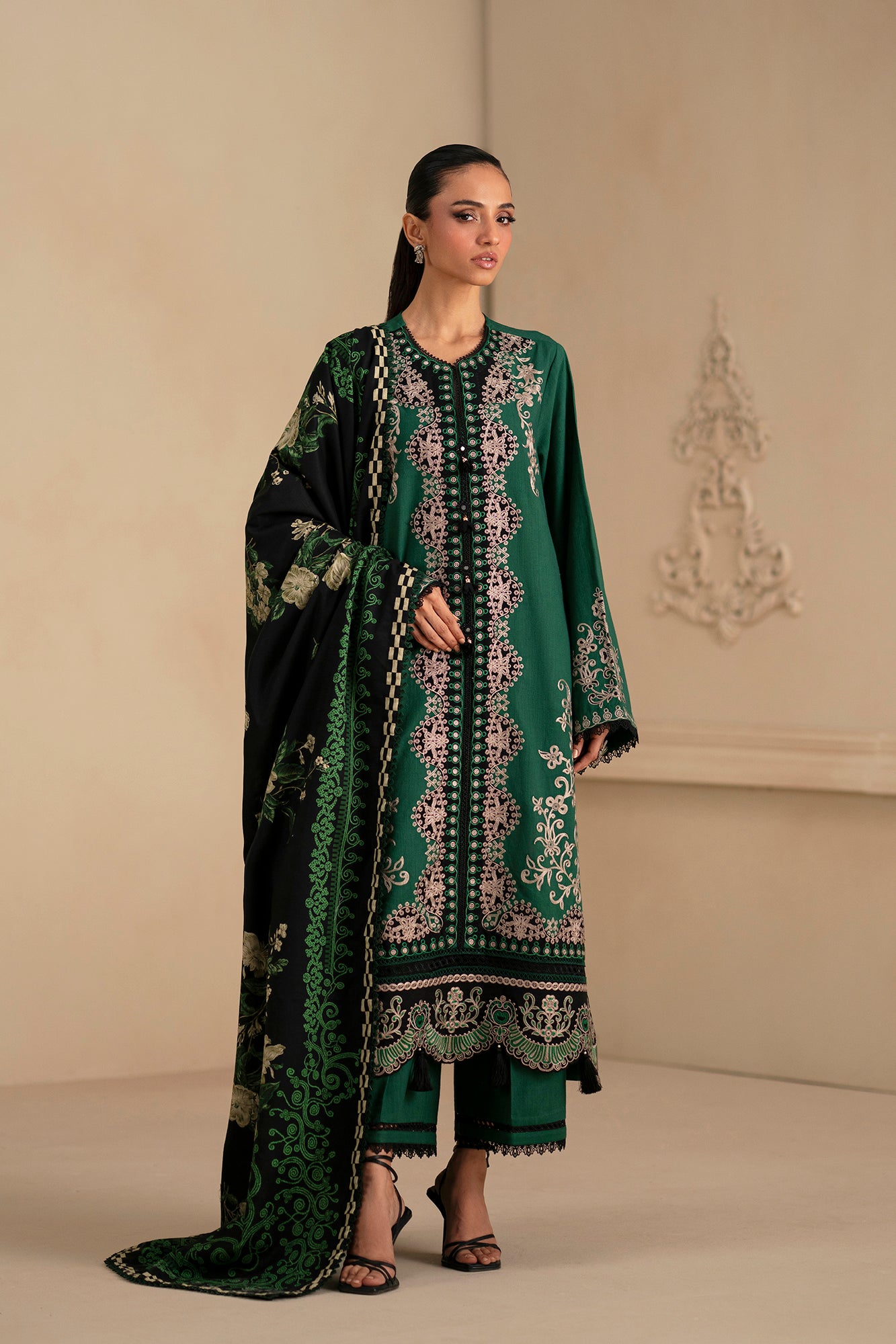 EMBROIDERED SUIT (E0796/203/706)