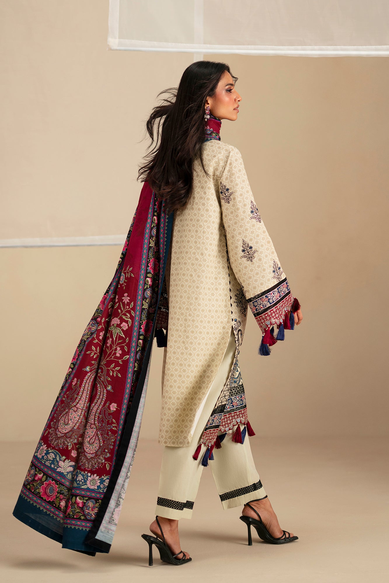 EMBROIDERED SUIT (E0797/203/112)