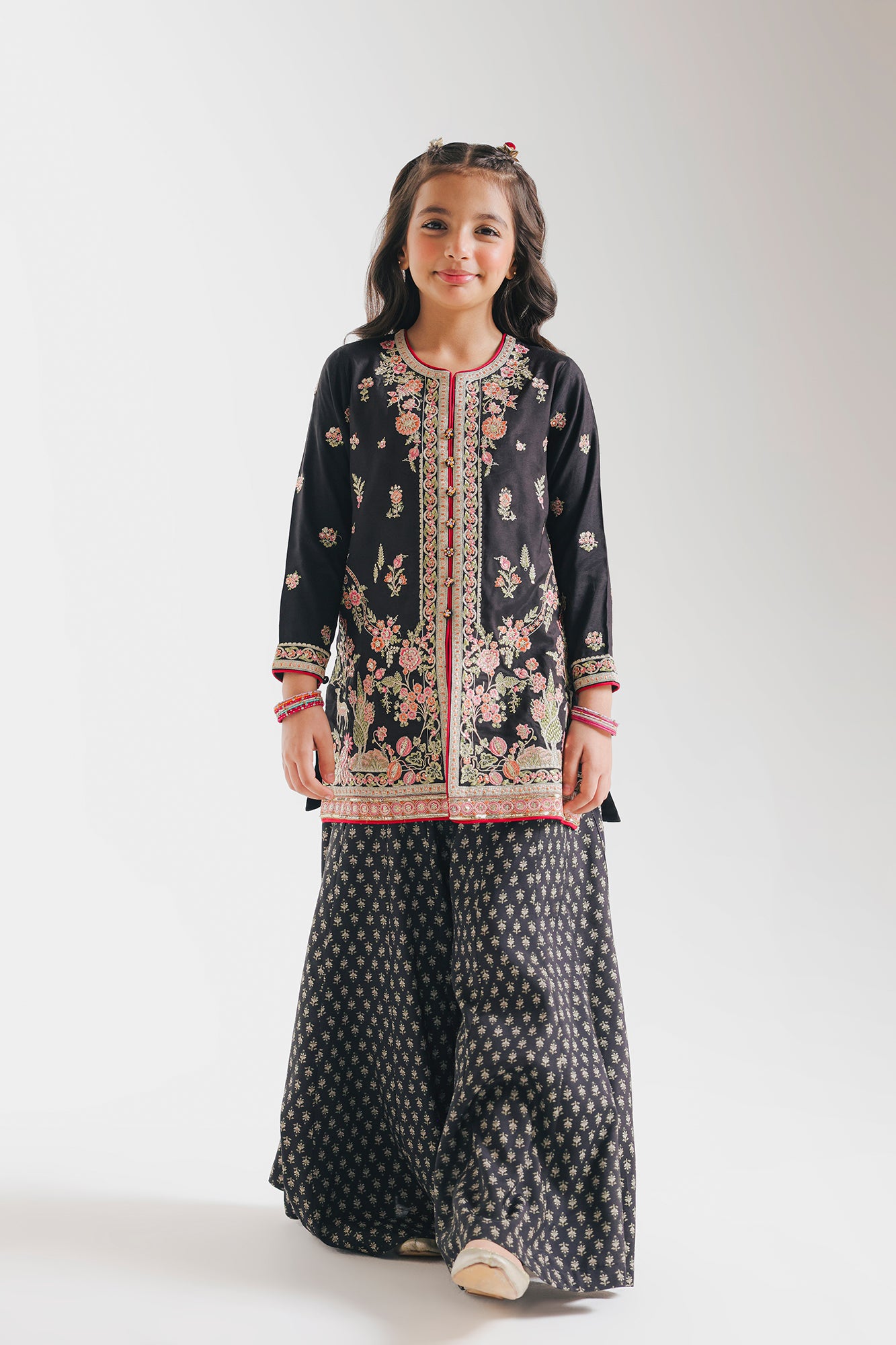 EMBROIDERED SUIT (E0800/404/901 E0800/304/901)