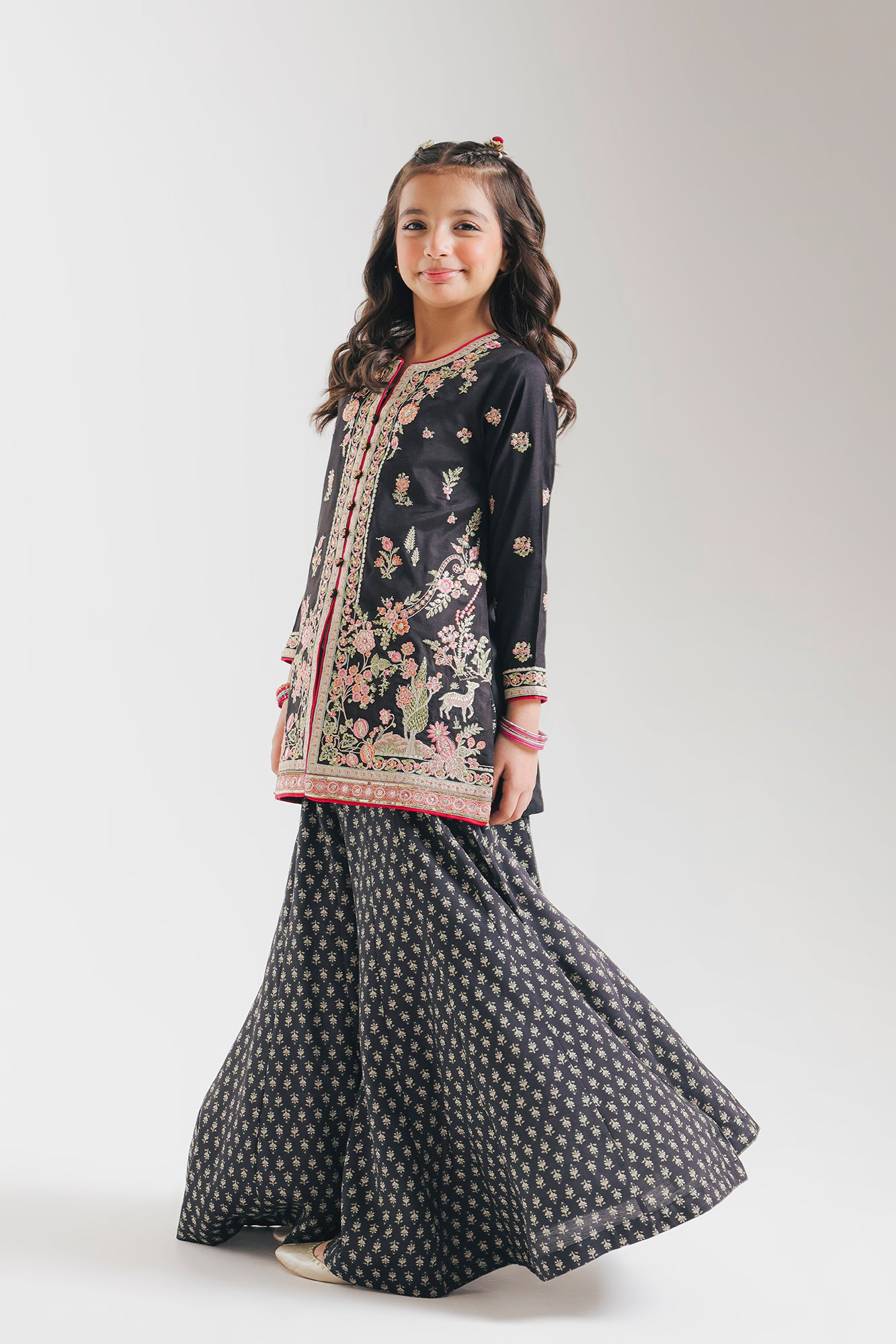 EMBROIDERED SUIT (E0800/404/901 E0800/304/901)