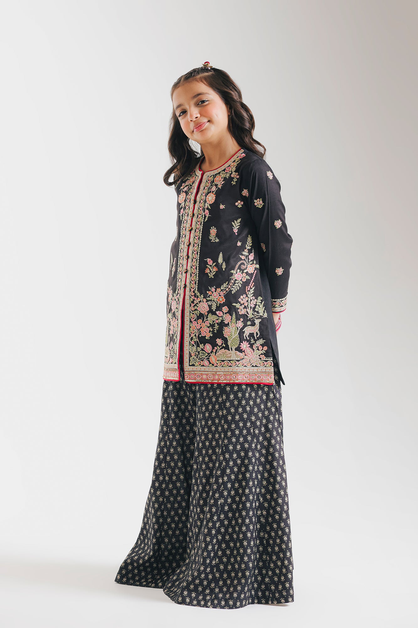 EMBROIDERED SUIT (E0800/404/901 E0800/304/901)