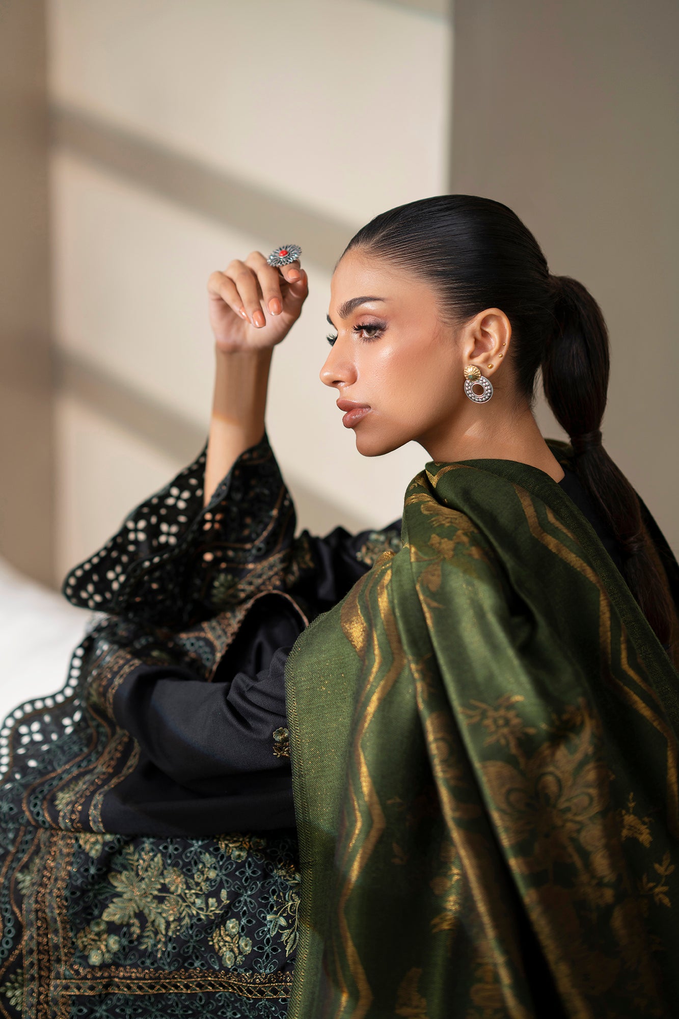 EMBROIDERED SUIT (E0801/203/902)