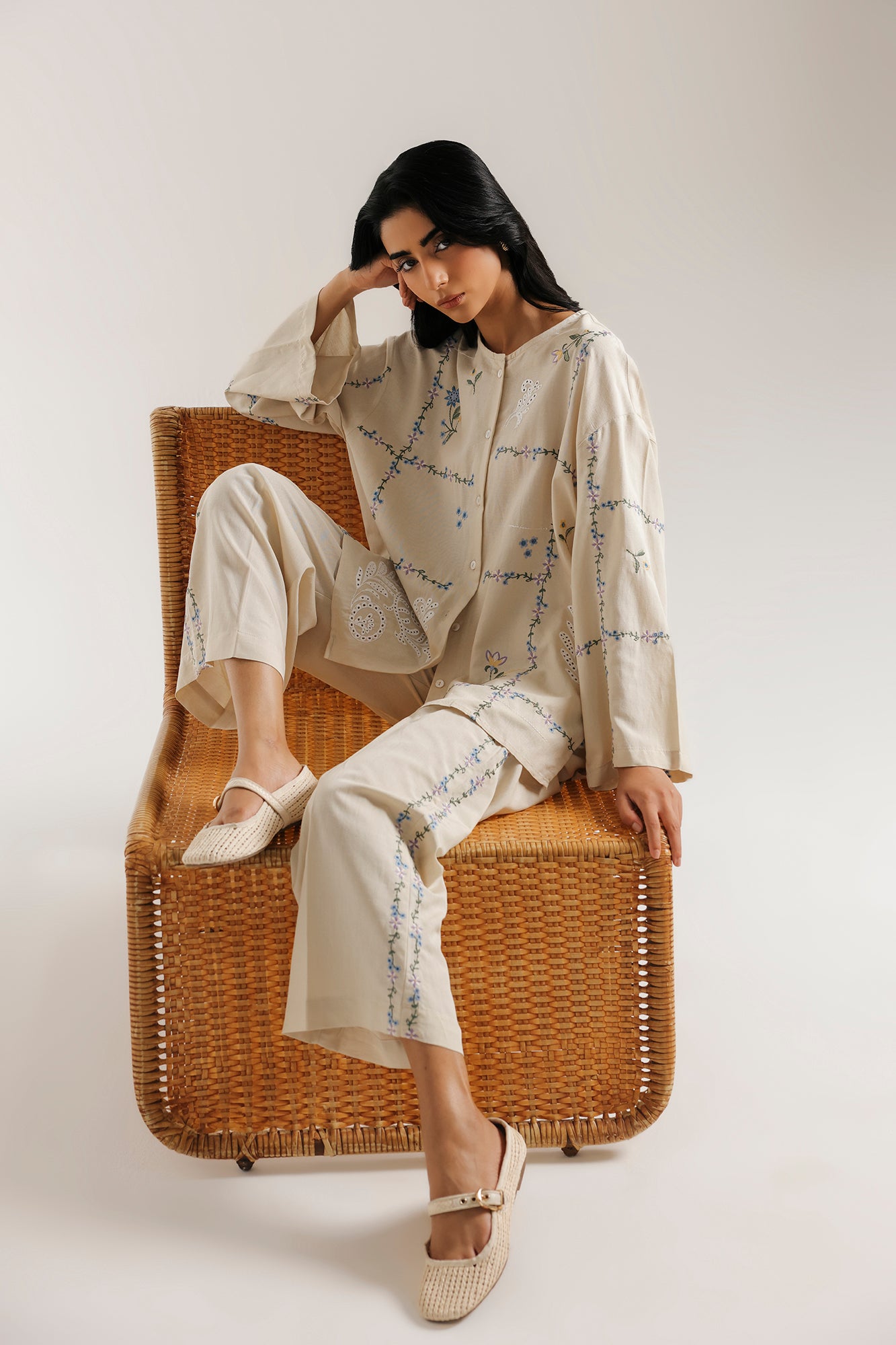 EMBROIDERED SUIT (E0804-106-005)