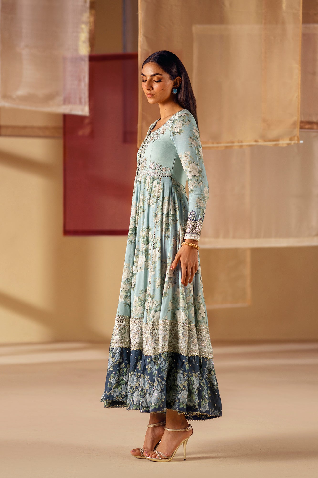 EMBROIDERED SUIT (E0807/104/606)
