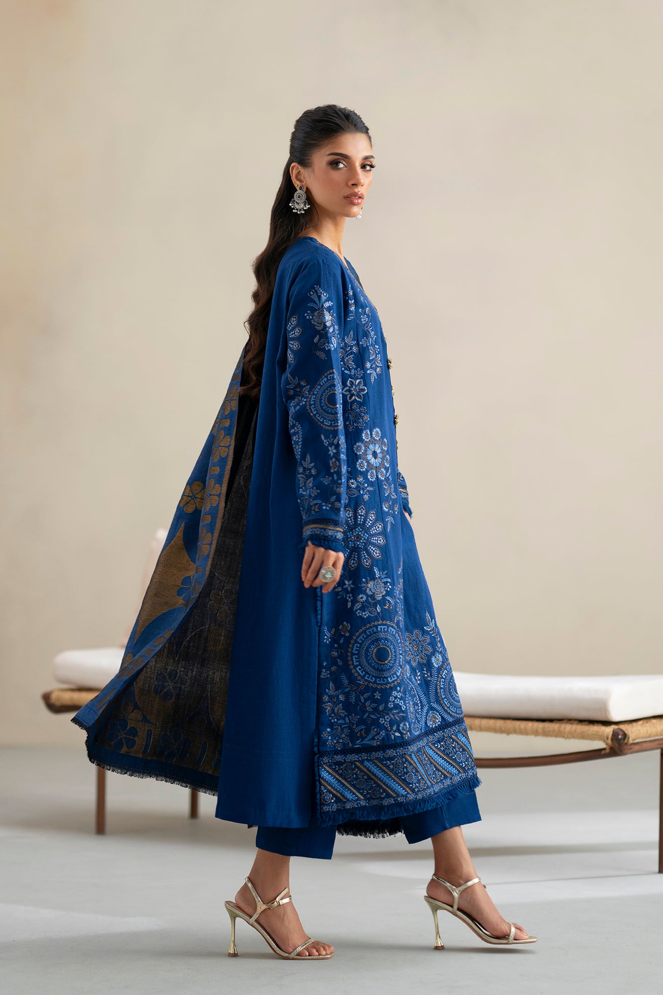 EMBROIDERED SUIT (E0807/203/622)