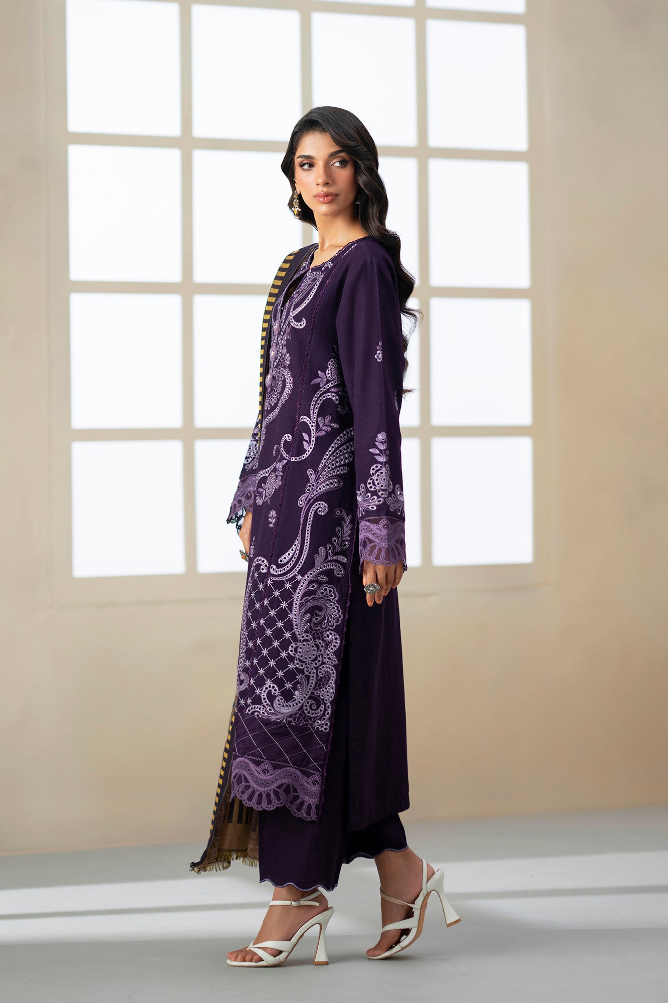 EMBROIDERED SUIT (E0808/203/502)