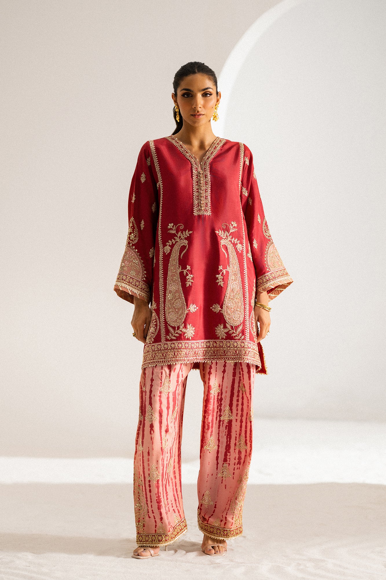 EMBROIDERED SUIT (E0818/104/415)