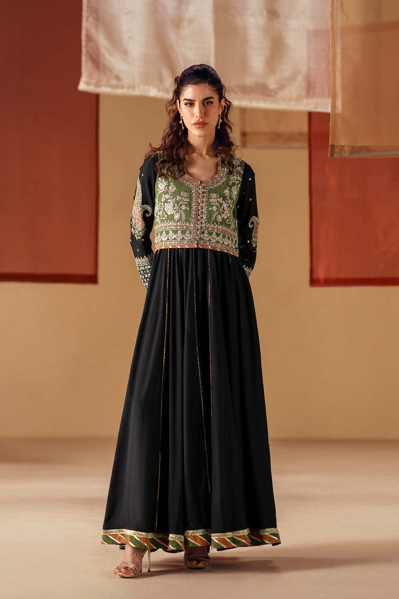 EMBROIDERED PISHWAS (E0823/104/902)