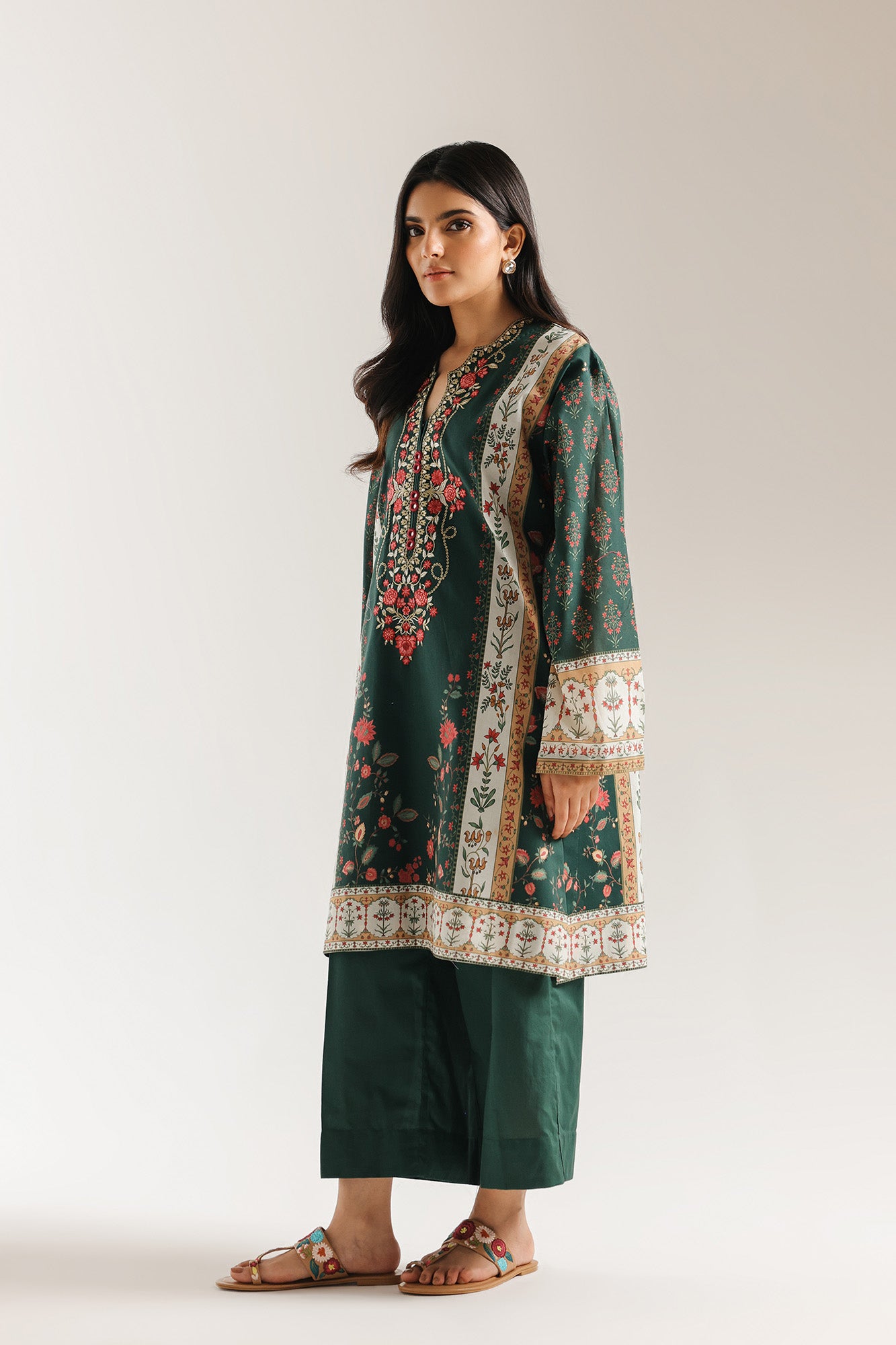 EMBROIDERED SUIT (E0824/203/707)