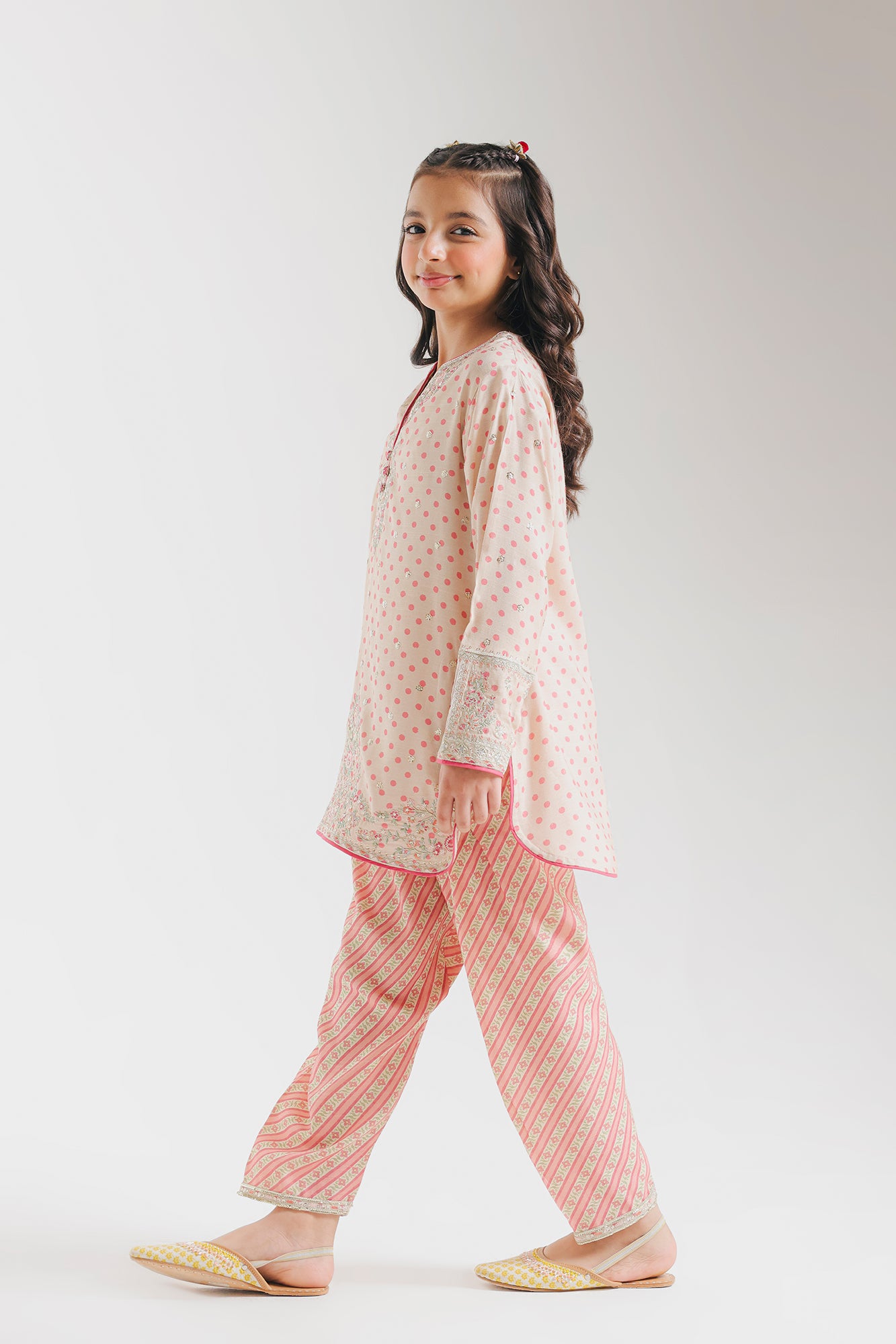 EMBROIDERED SUIT (E0824/404/227 E0824/304/227)