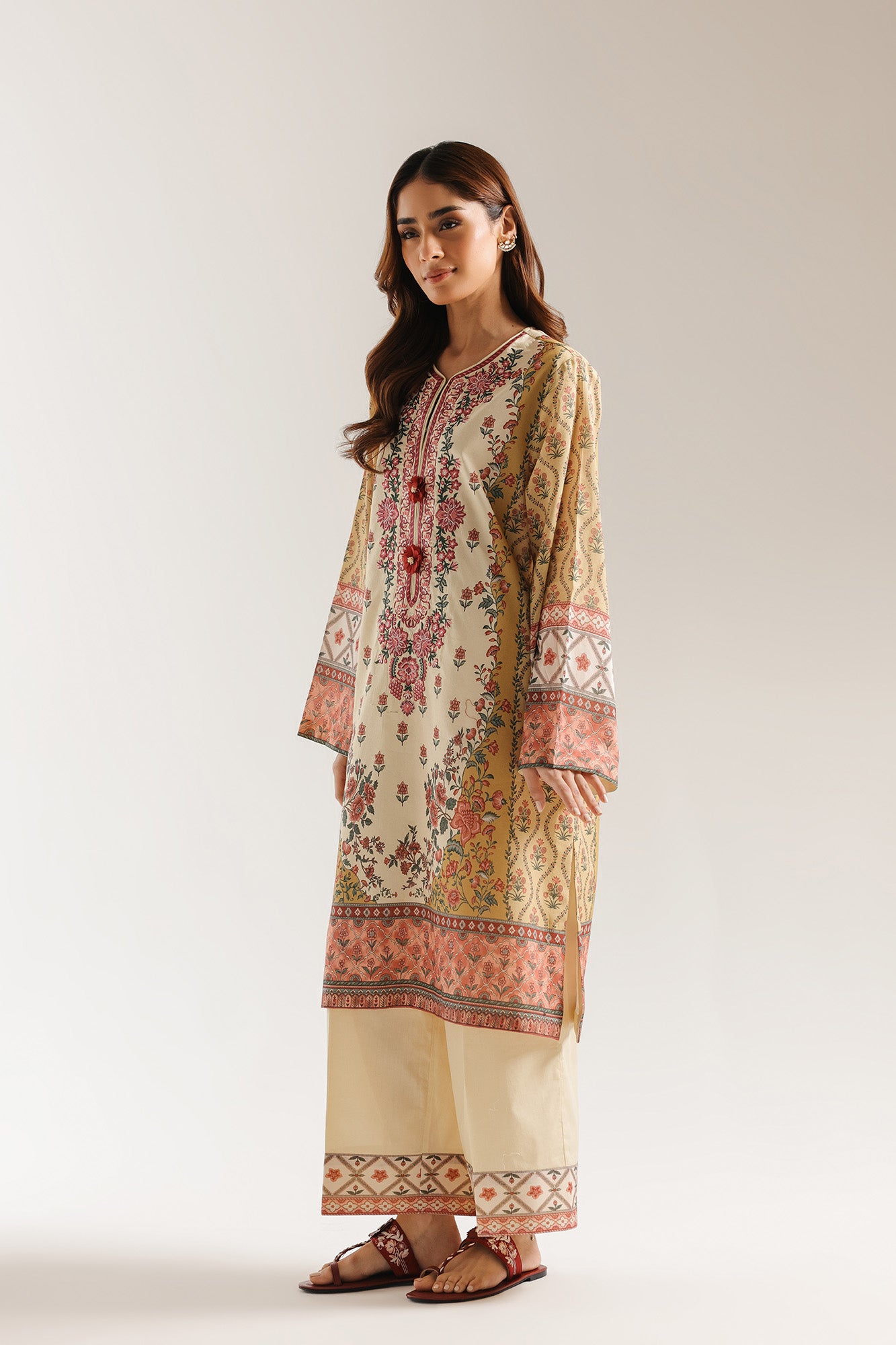 EMBROIDERED SUIT (E0825/203/110)