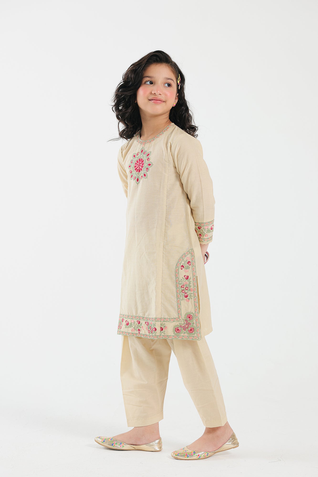 EMBROIDERED SUIT (E0825/402/004 E0825/302/004)