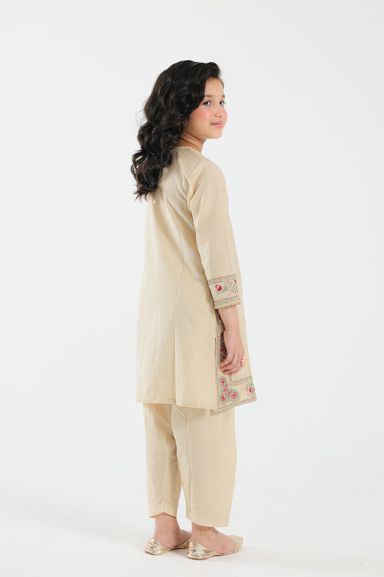 EMBROIDERED SUIT (E0825/402/004 E0825/302/004)