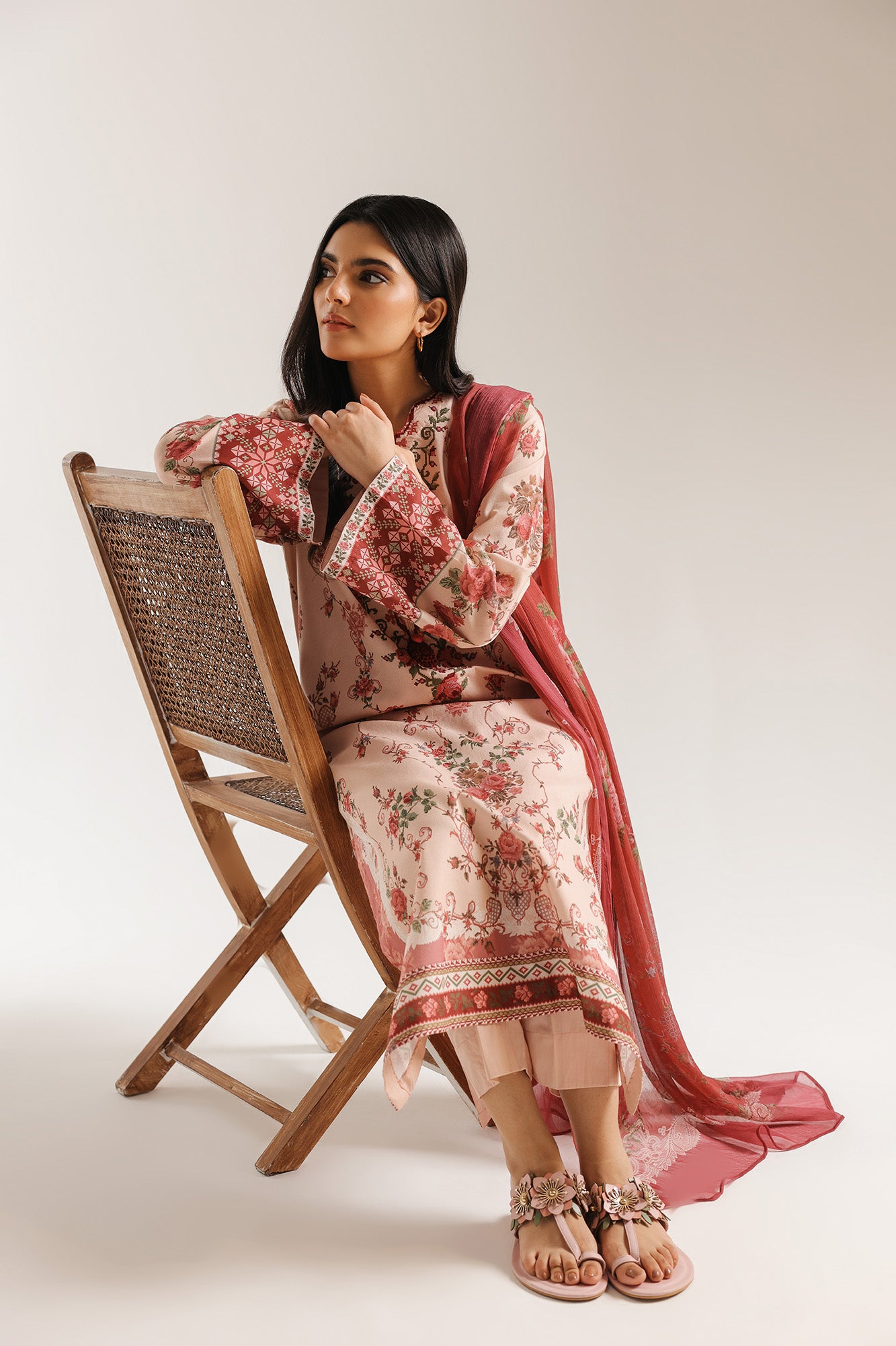 EMBROIDERED SUIT (E0826/203/527)