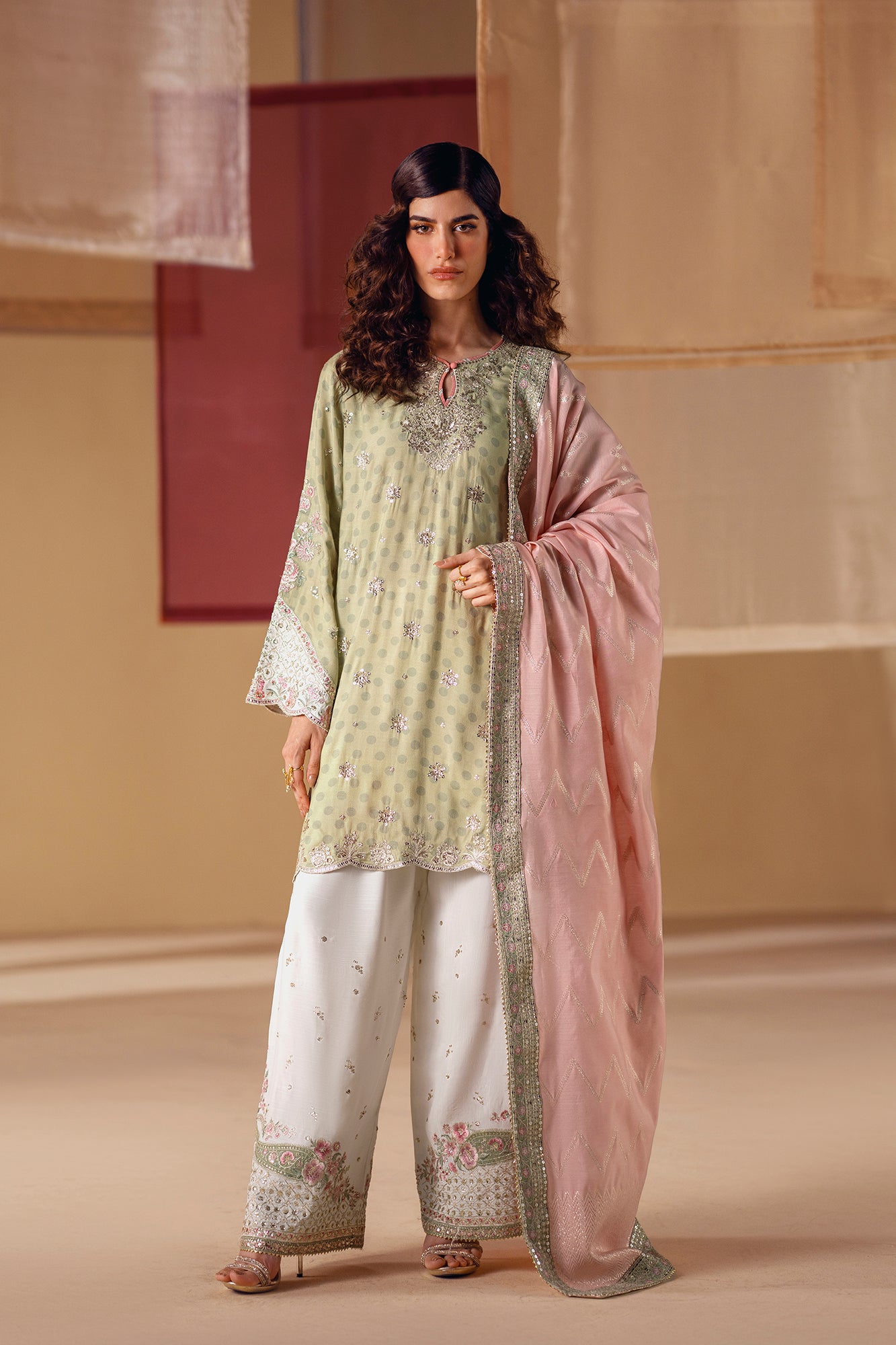 EMBROIDERED SUIT (E0828/104/127)