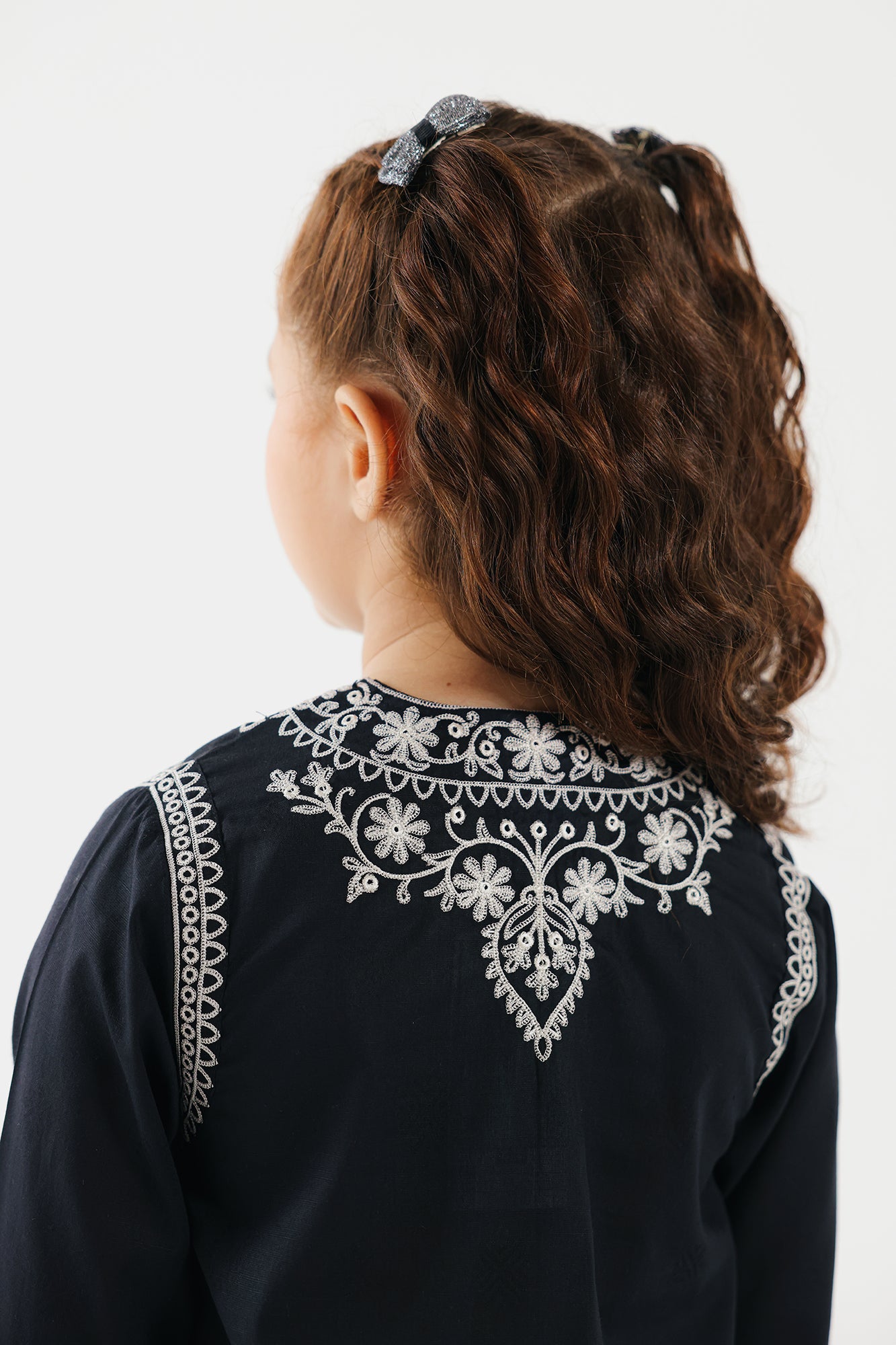 EMBROIDERED SUIT (E0830/402/902 E0830/302/902)