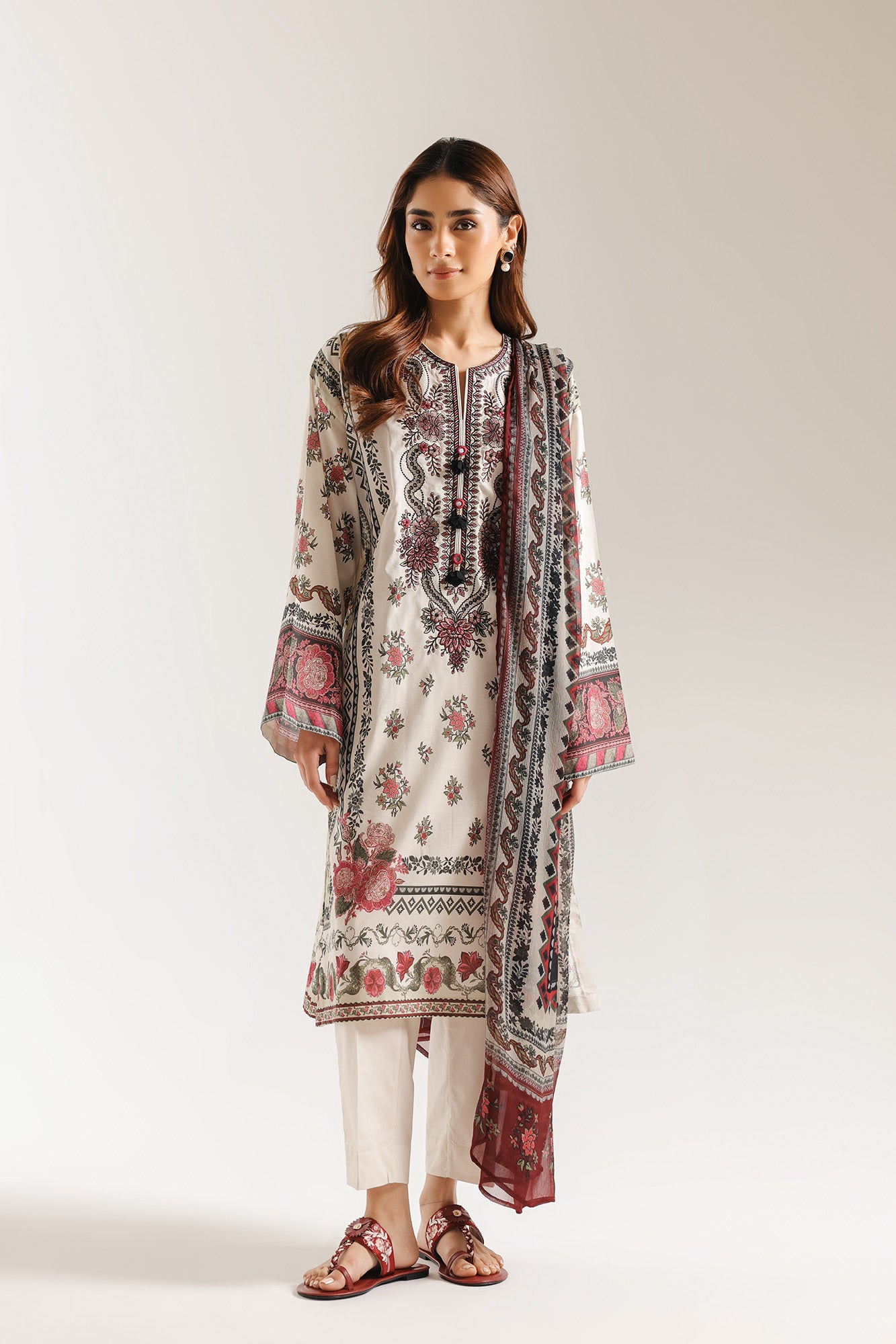 EMBROIDERED SUIT (E0831/203/006)