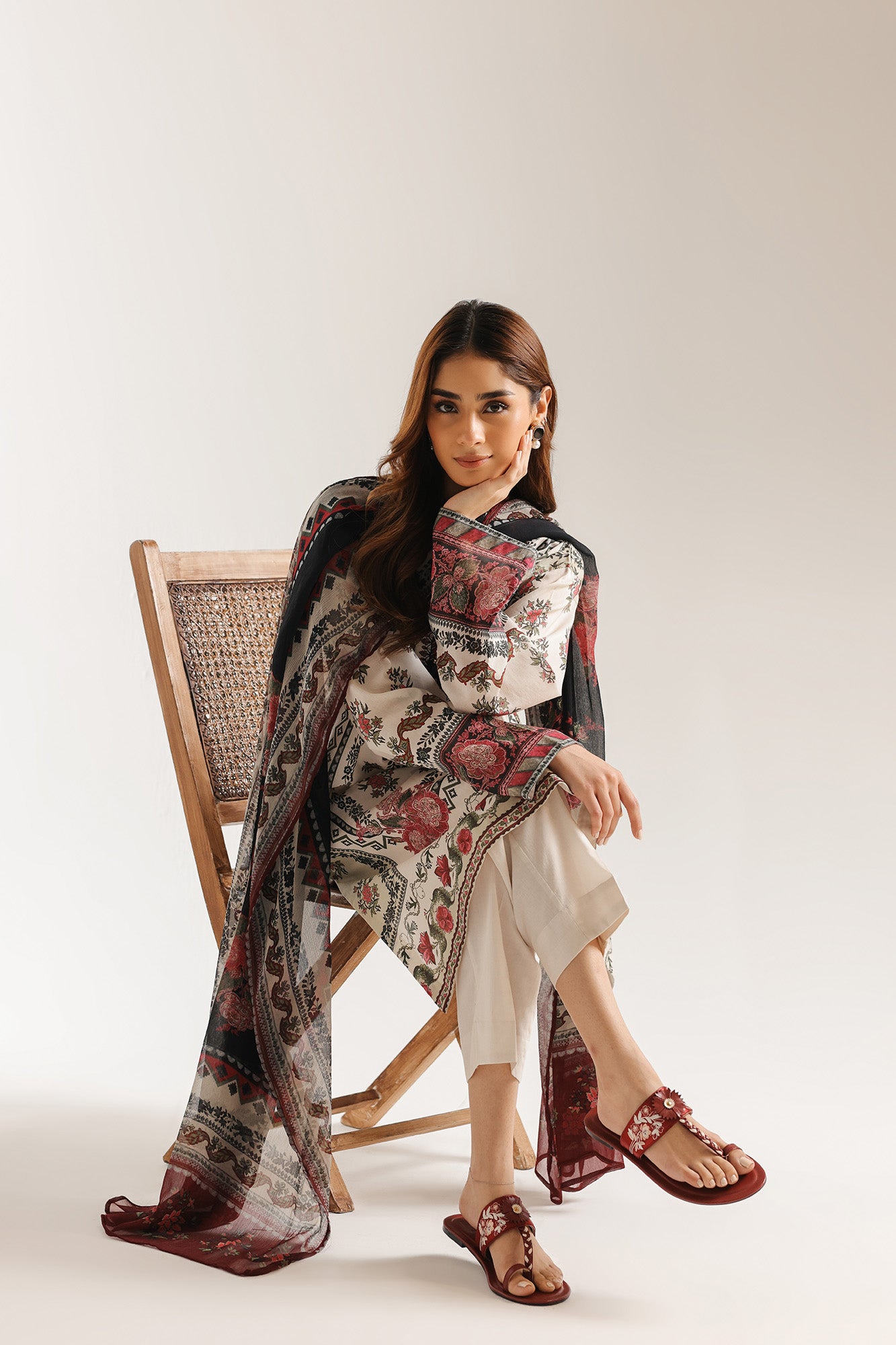 EMBROIDERED SUIT (E0831/203/006)