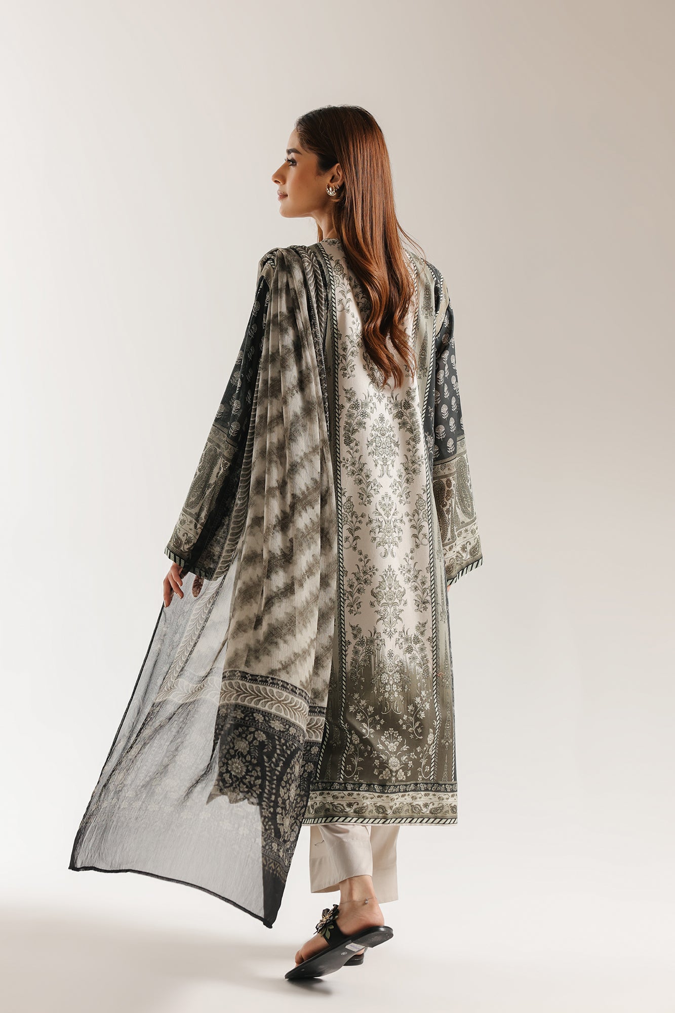 EMBROIDERED SUIT (E0834/203/118)