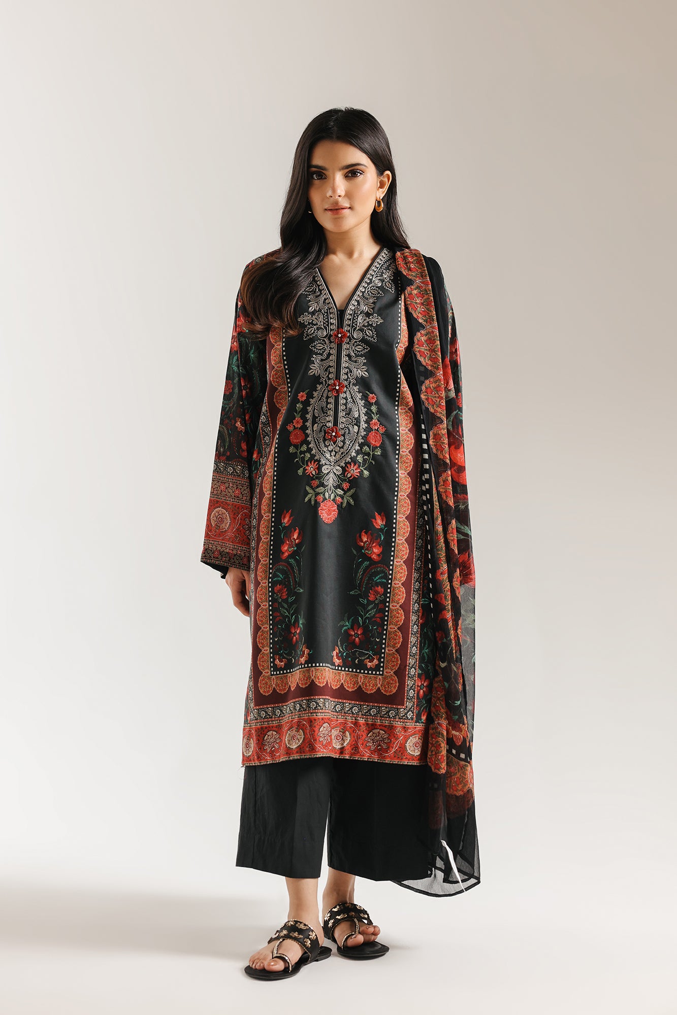 EMBROIDERED SUIT (E0835/203/902)