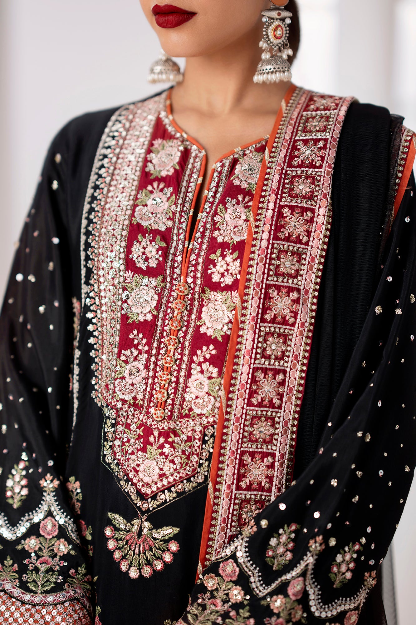 EMBROIDERED SUIT (E0838/104/902)