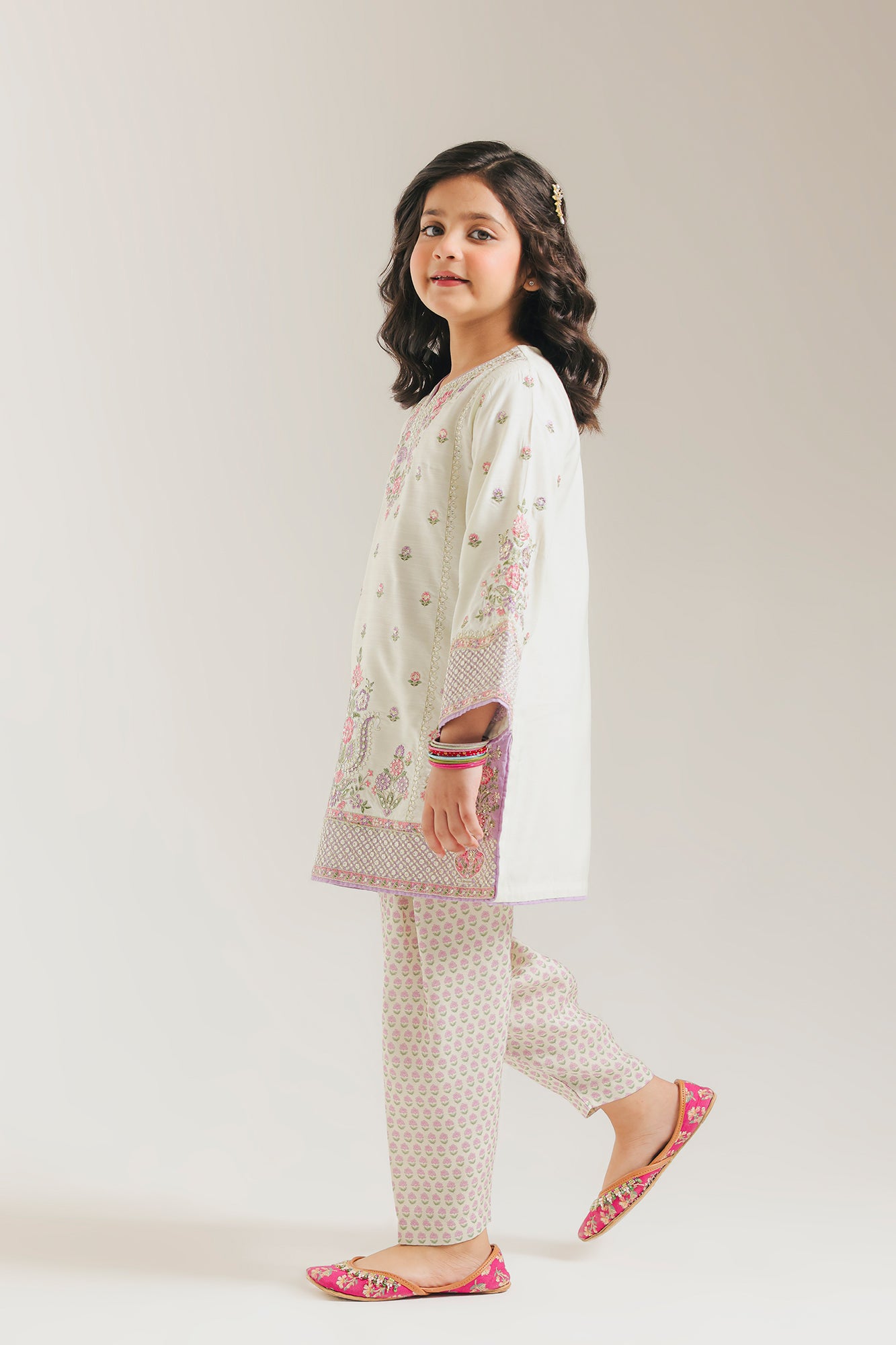 EMBROIDERED SUIT (E0842/404/003 E0842/304/003)