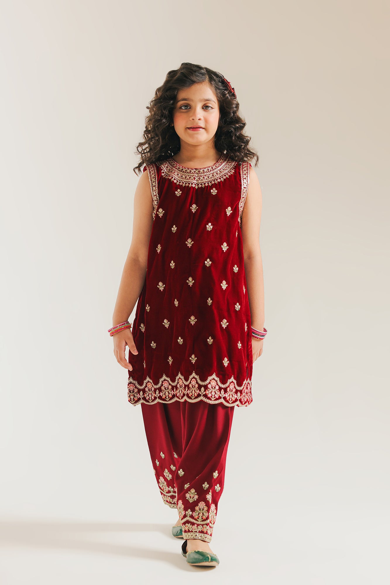 EMBROIDERED SUIT (E0843/404/414 E0843/304/414)