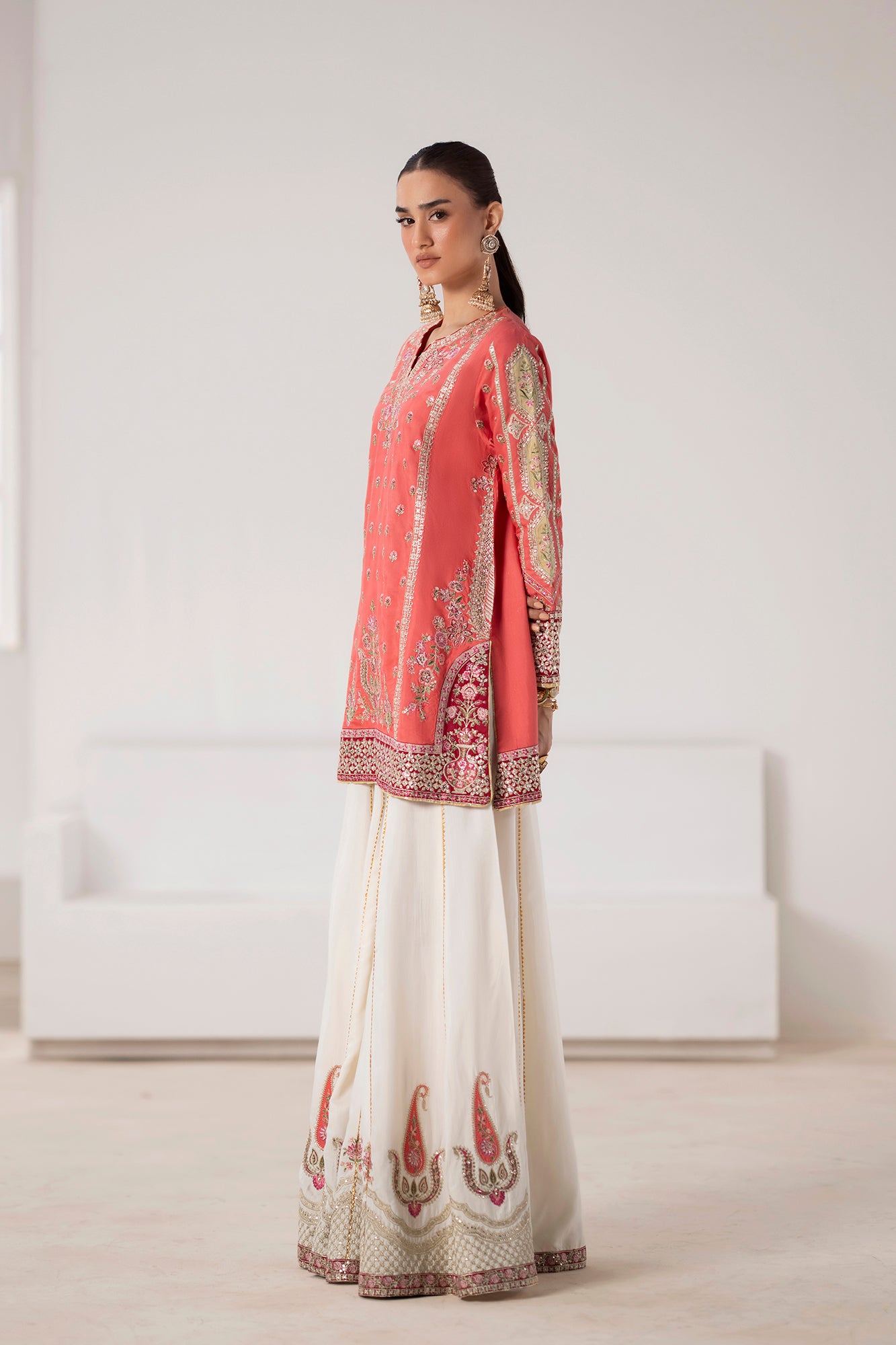 EMBROIDERED SUIT (E0844/104/213)