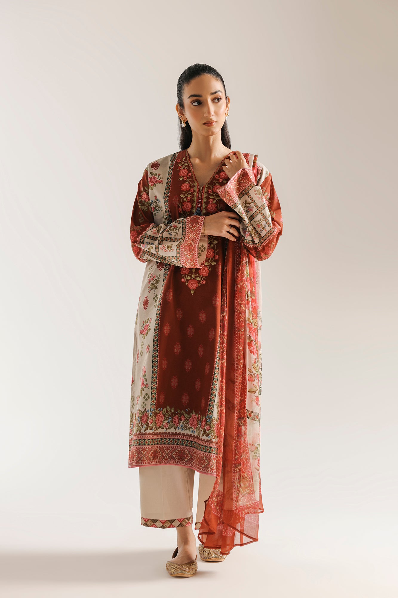 EMBROIDERED SUIT (E0845/203/319)