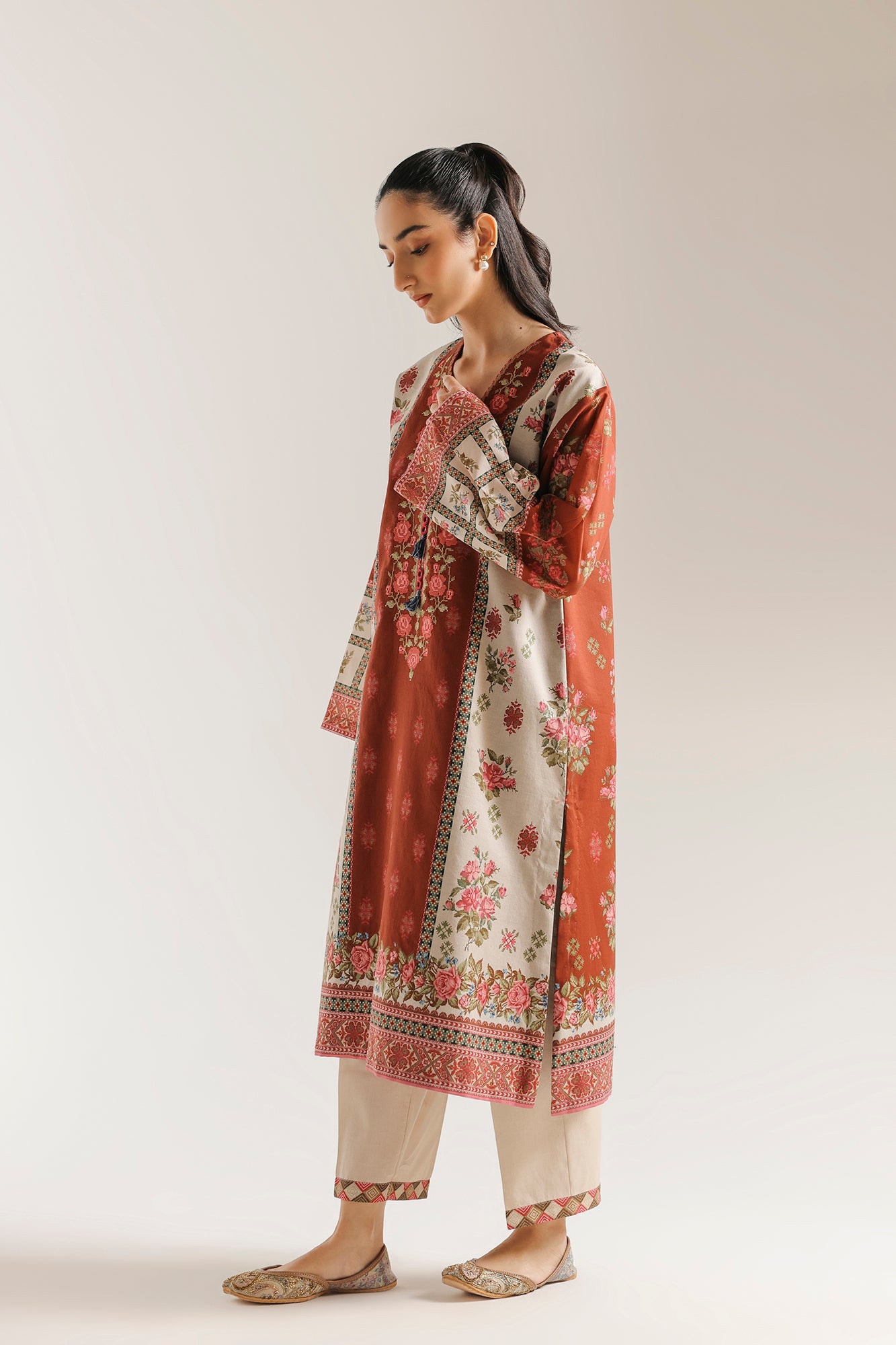 EMBROIDERED SUIT (E0845/203/319)
