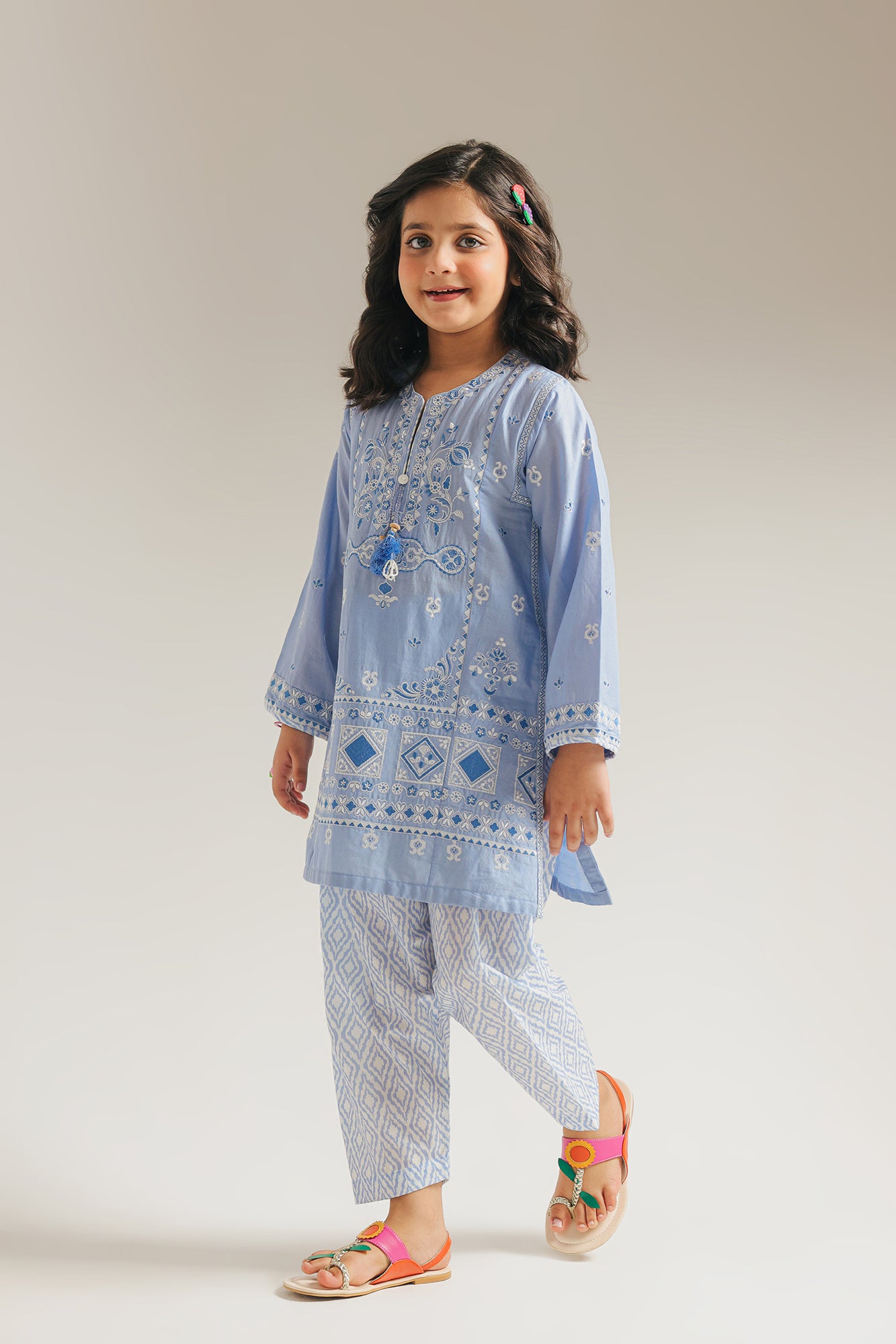 EMBROIDERED SUIT (E0846/404/637 E0846/304/637)