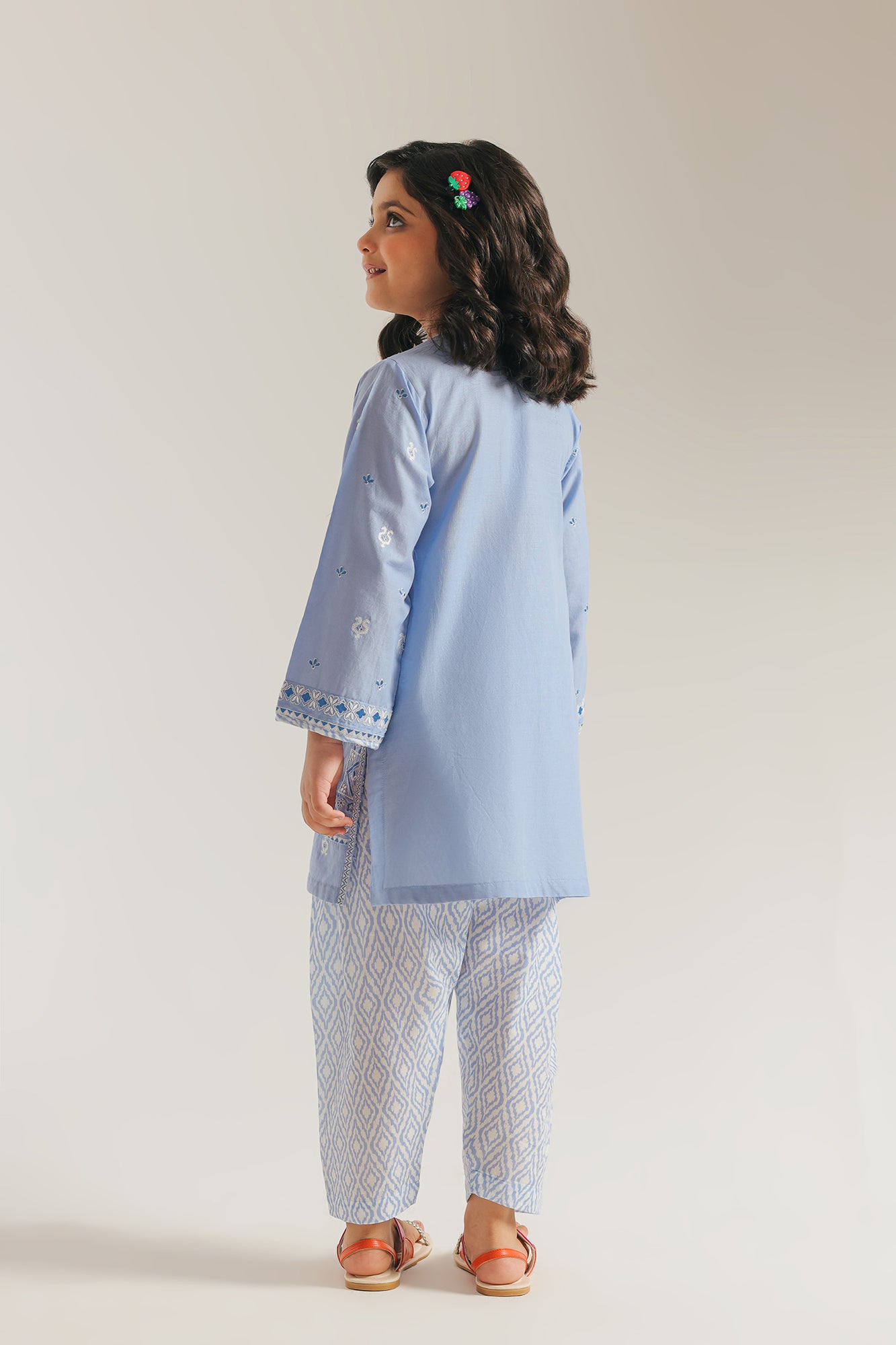 EMBROIDERED SUIT (E0846/404/637 E0846/304/637)
