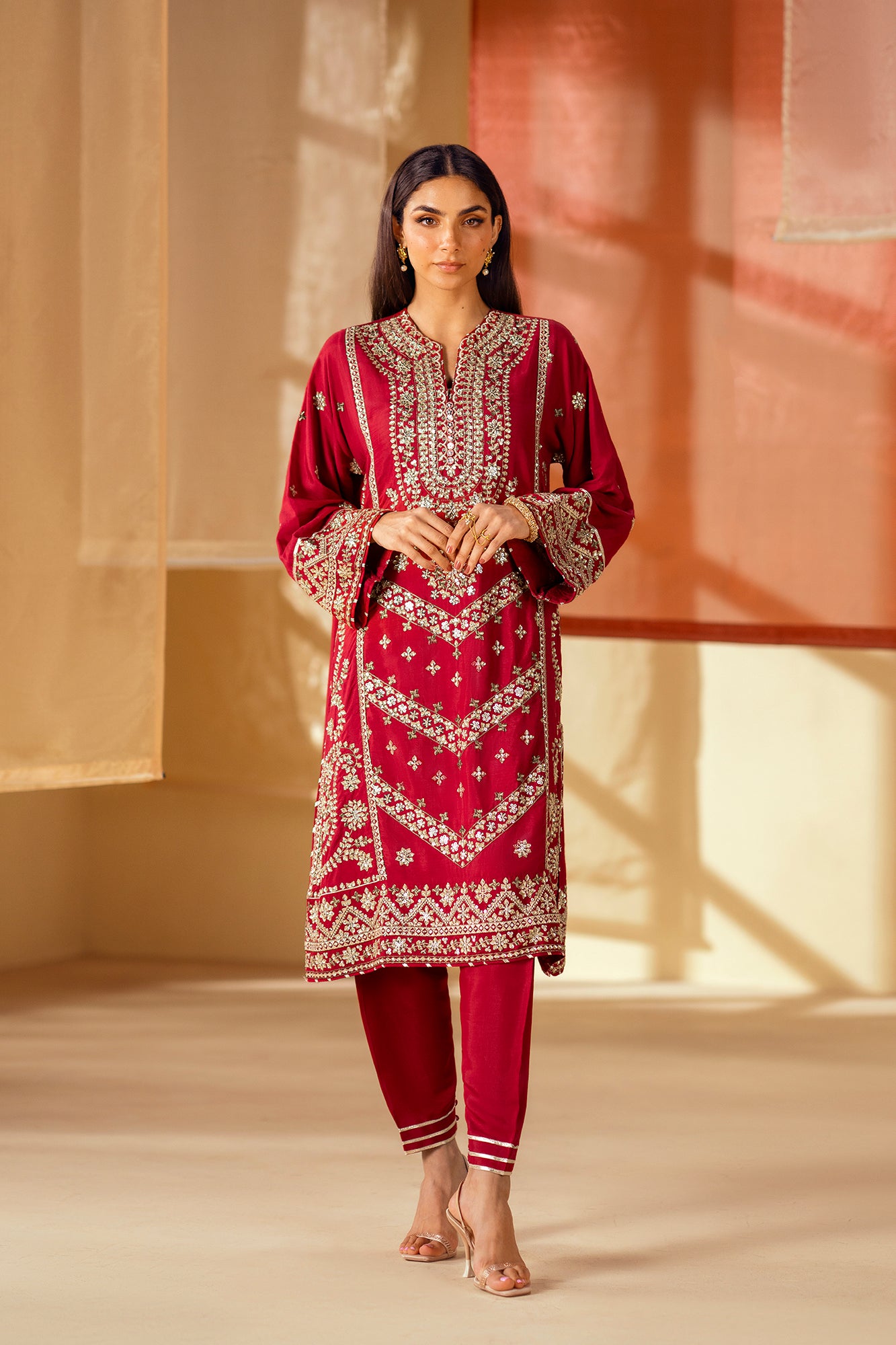 EMBROIDERED SUIT (E0850/104/308)