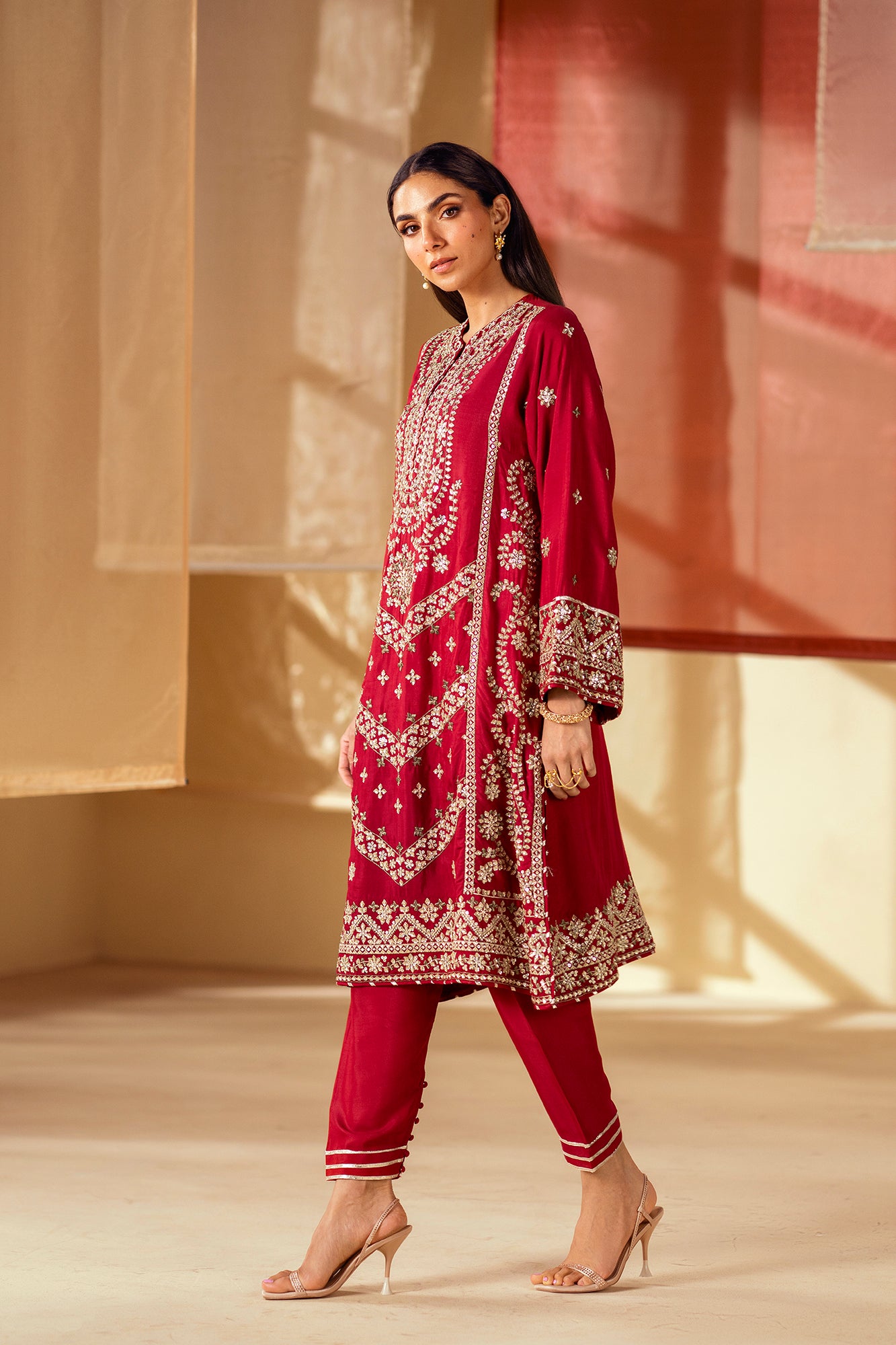 EMBROIDERED SUIT (E0850/104/308)