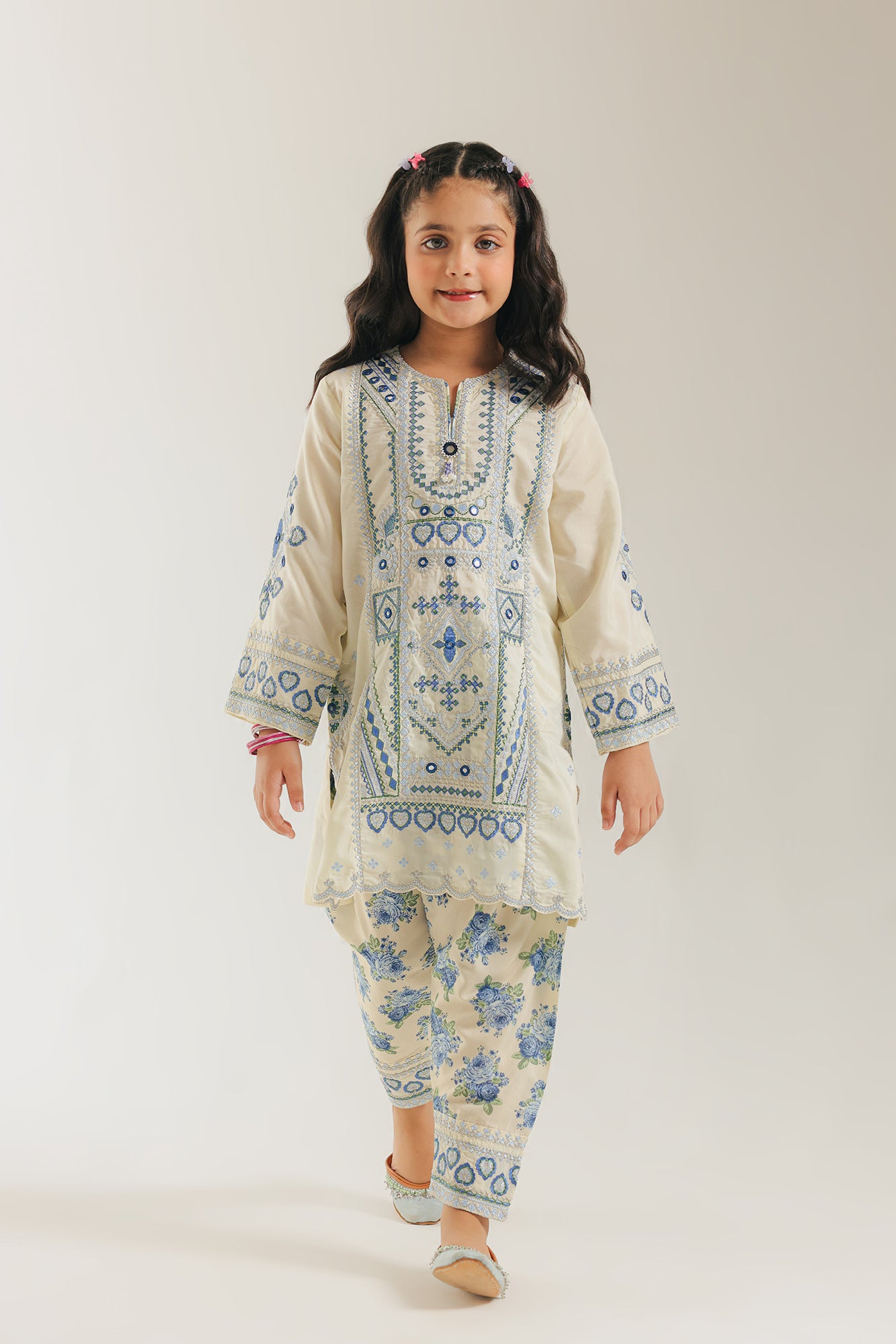EMBROIDERED SUIT (E0850/404/005 E0850/304/005)