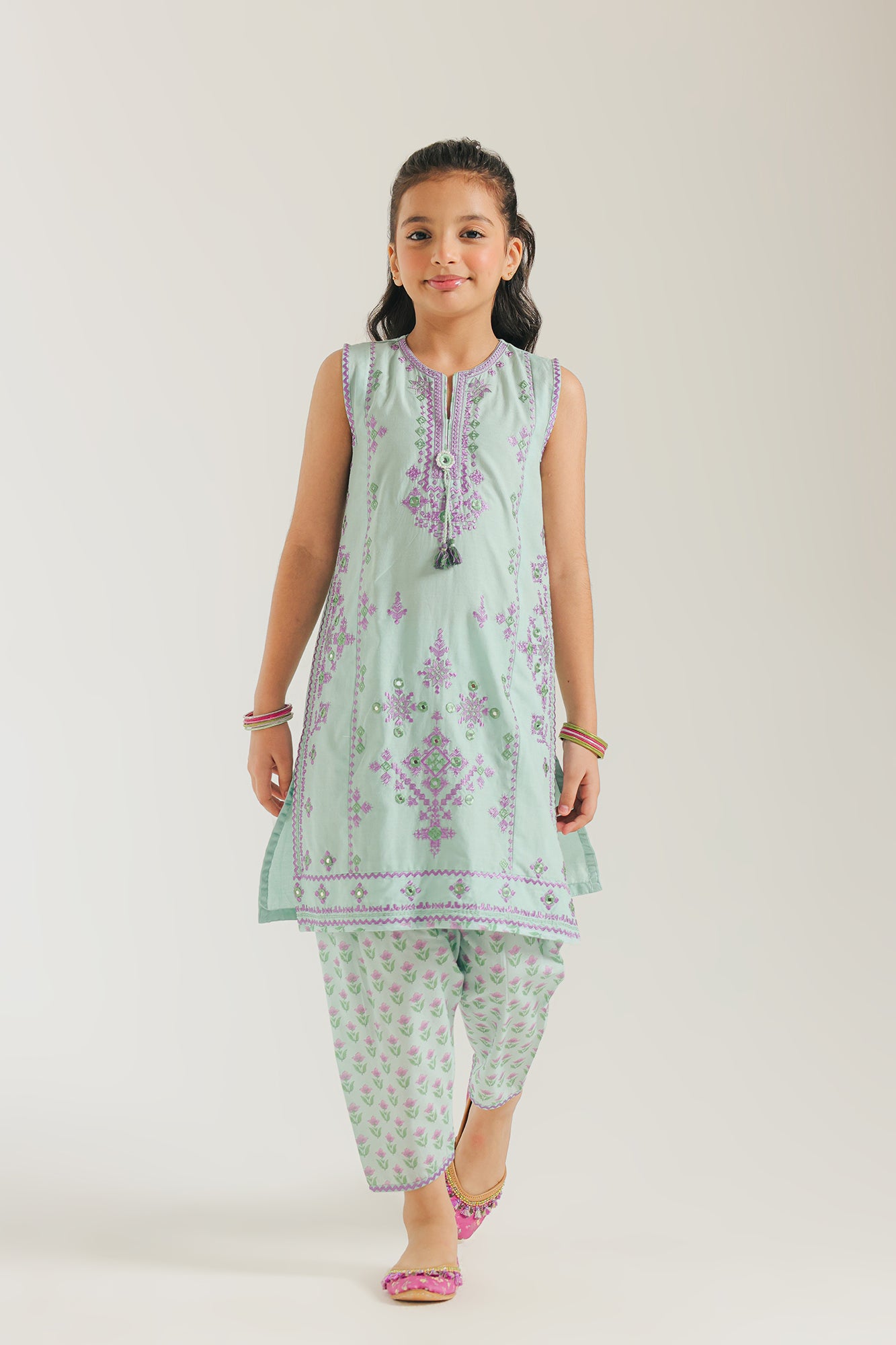 EMBROIDERED SUIT (E0852/404/720 E0852/304/720)