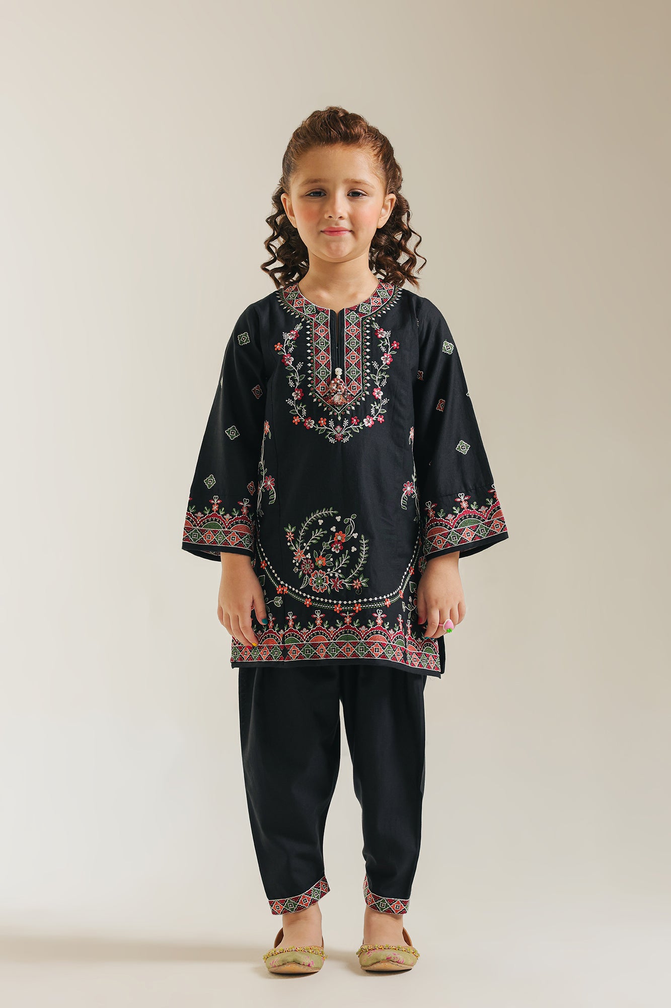 EMBROIDERED SUIT (E0853/404/902 E0853/304/902)