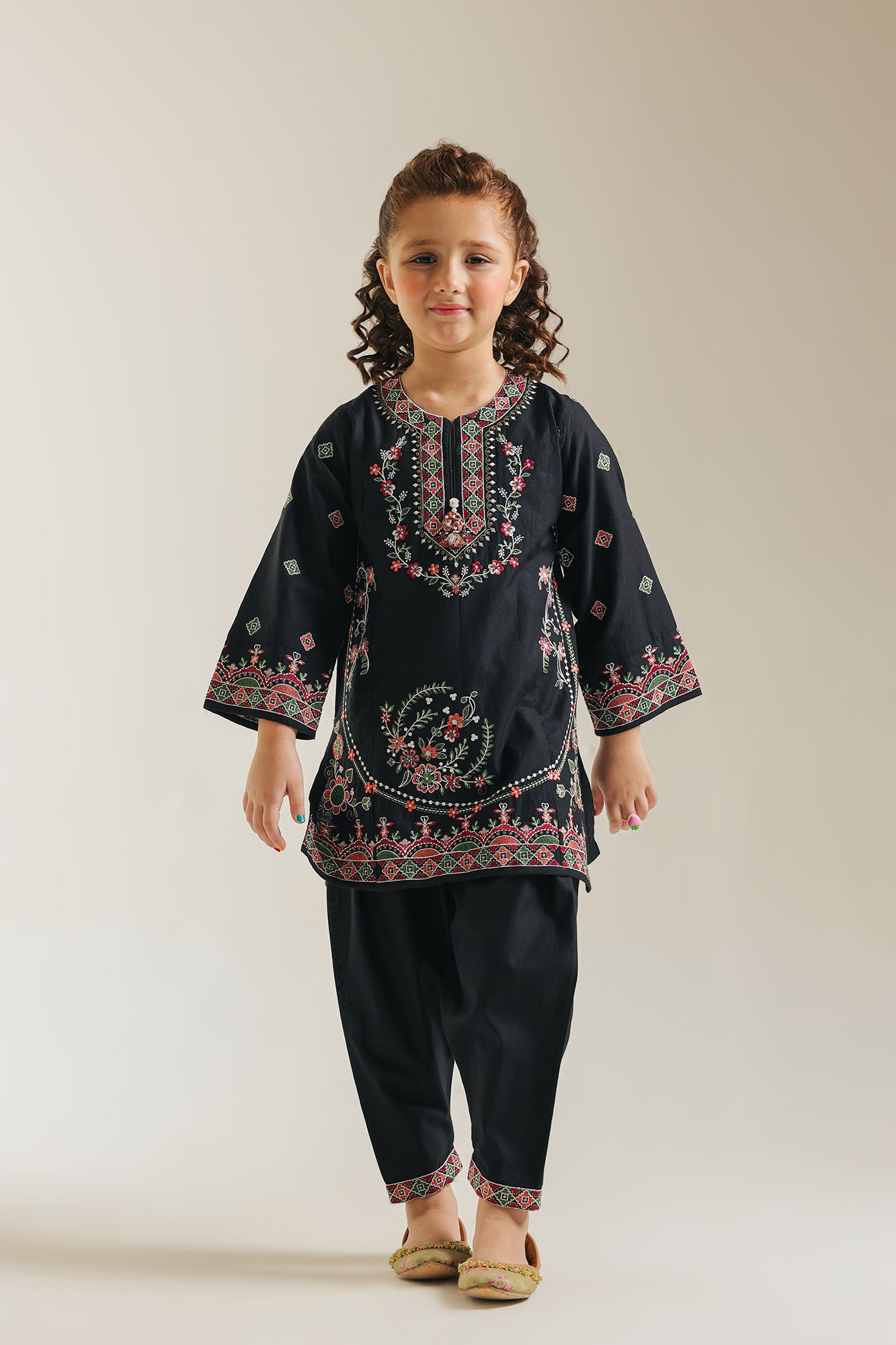 EMBROIDERED SUIT (E0853/404/902 E0853/304/902)